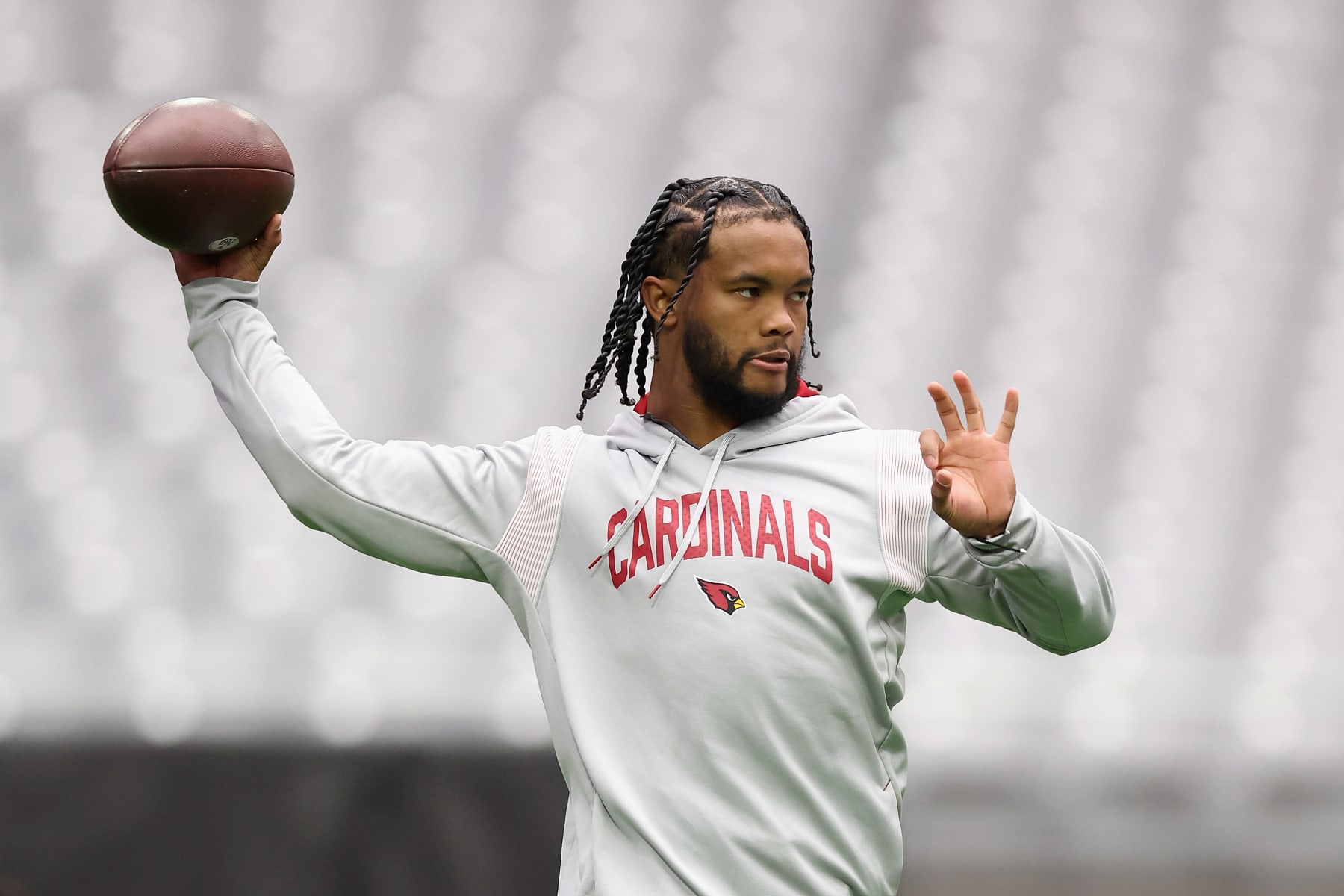 GLENDALE, ARIZONA - NOVEMBER 27: Quarterback Kyler Murray #1 of the Arizona Cardinals warms up before the NFL game against the Los Angeles Chargers at State Farm Stadium on November 27, 2022 in Glendale, Arizona. (Photo by Christian Petersen/Getty Images)
