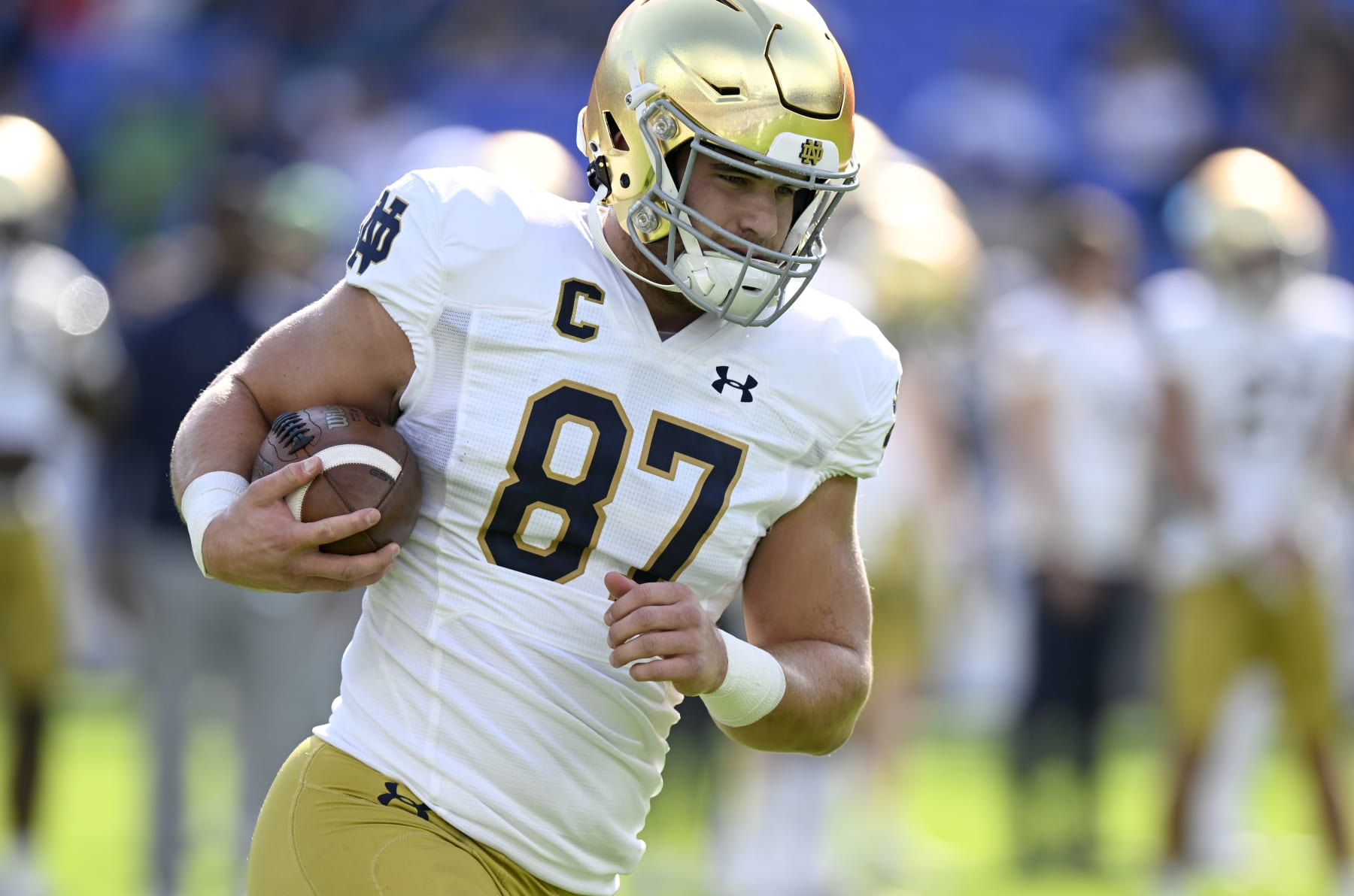 BALTIMORE, MARYLAND - NOVEMBER 12: Michael Mayer #87 of the Notre Dame Fighting Irish warms up before the game against the Navy Midshipmen at M&T Bank Stadium on November 12, 2022 in Baltimore, Maryland. (Photo by G Fiume/Getty Images)