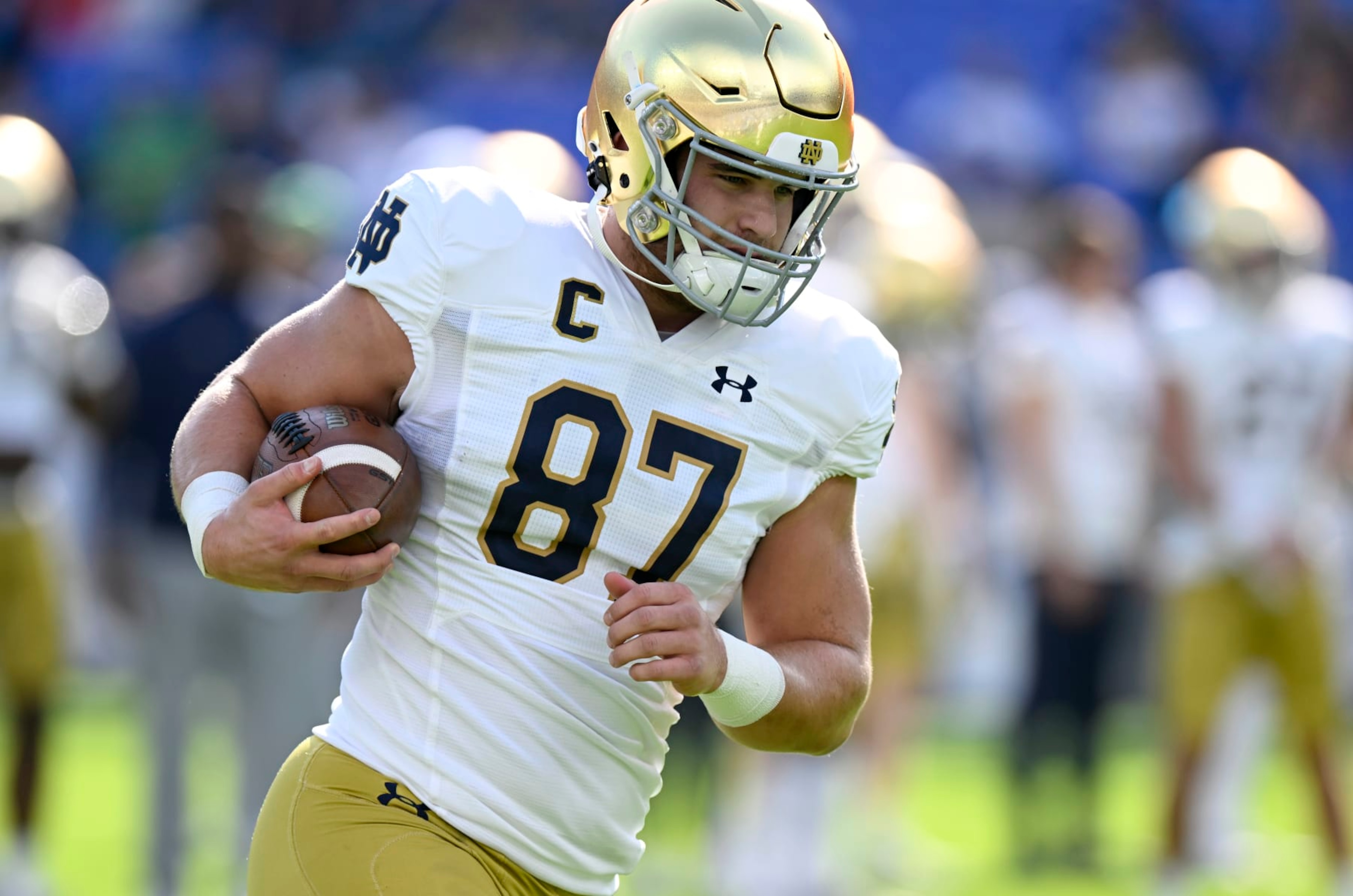 BALTIMORE, MARYLAND - NOVEMBER 12: Michael Mayer #87 of the Notre Dame Fighting Irish warms up before the game against the Navy Midshipmen at M&T Bank Stadium on November 12, 2022 in Baltimore, Maryland. (Photo by G Fiume/Getty Images) BALTIMORE, MARYLAND - NOVEMBER 12: Michael Mayer #87 of the Notre Dame Fighting Irish warms up before the game against the Navy Midshipmen at M&T Bank Stadium on November 12, 2022 in Baltimore, Maryland. (Photo by G Fiume/Getty Images)