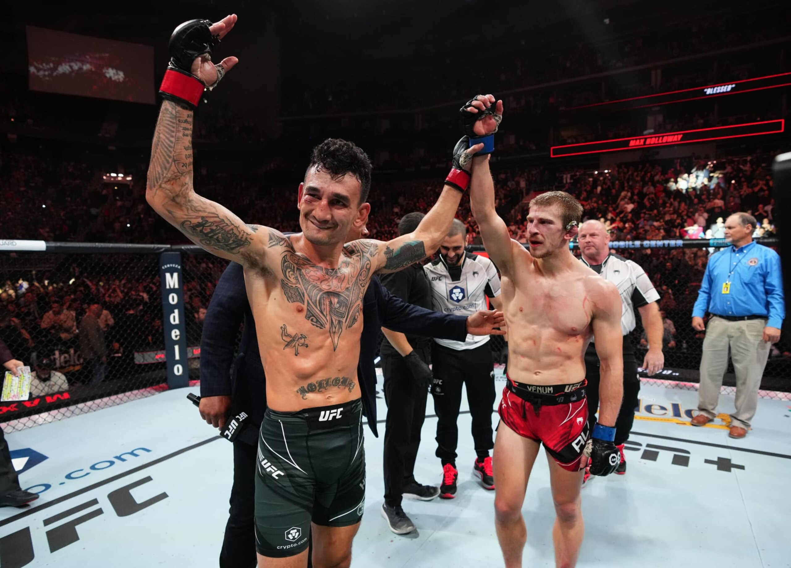 Max Holloway defeats Arnold Allen by unanimous decision. 