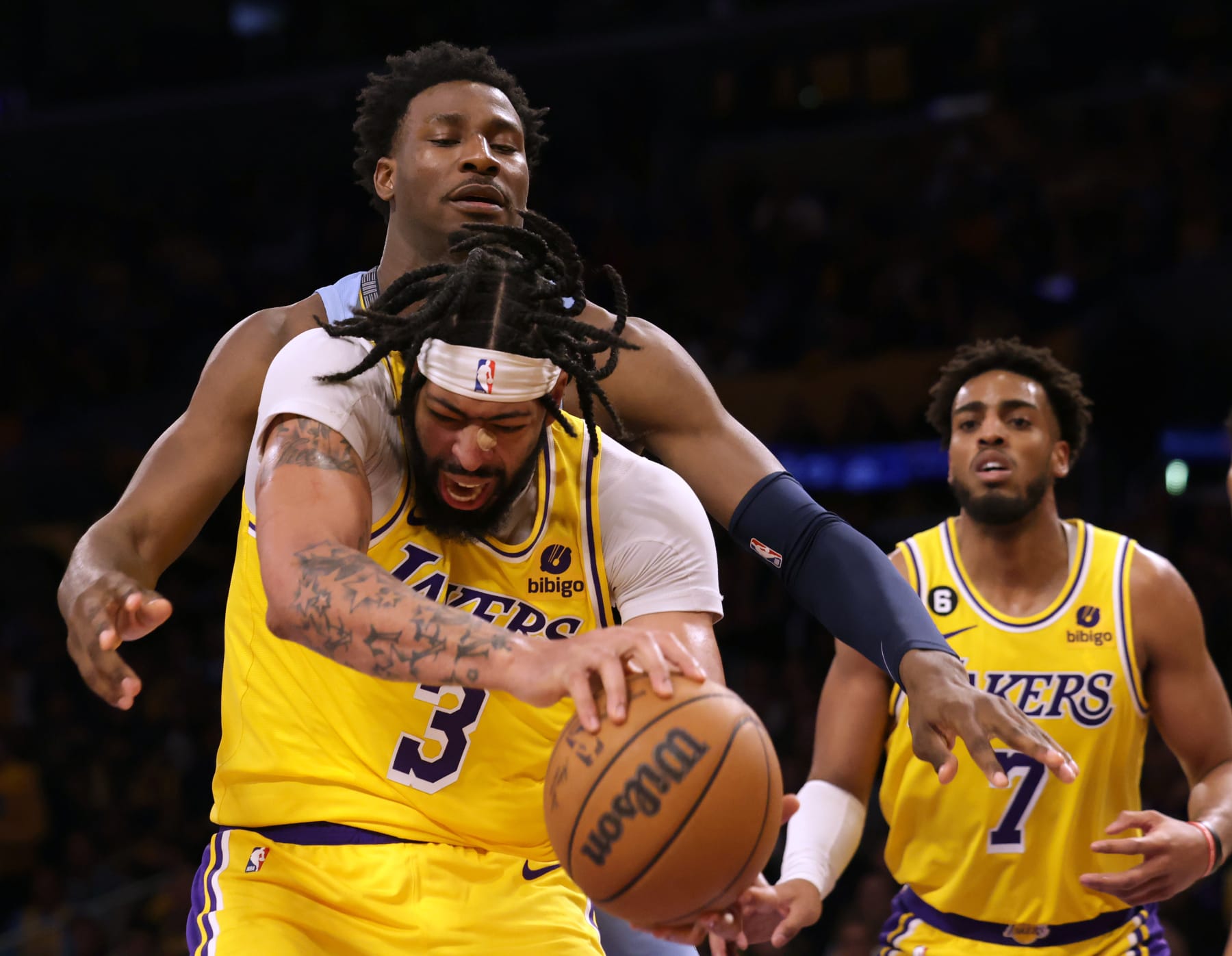 LOS ANGELES, CALIFORNIA - MARCH 07: Anthony Davis #3 of the Los Angeles Lakers takes a rebound from Jaren Jackson Jr. #13 of the Memphis Grizzlies during a 112-103 Lakers win at Crypto.com Arena on March 07, 2023 in Los Angeles, California. NOTE TO USER: User expressly acknowledges and agrees that, by downloading and/or using this Photograph, user is consenting to the terms and conditions of the Getty Images License Agreement. Mandatory Copyright Notice: Copyright 2023 NBAE. (Photo by Harry How/Getty Images)