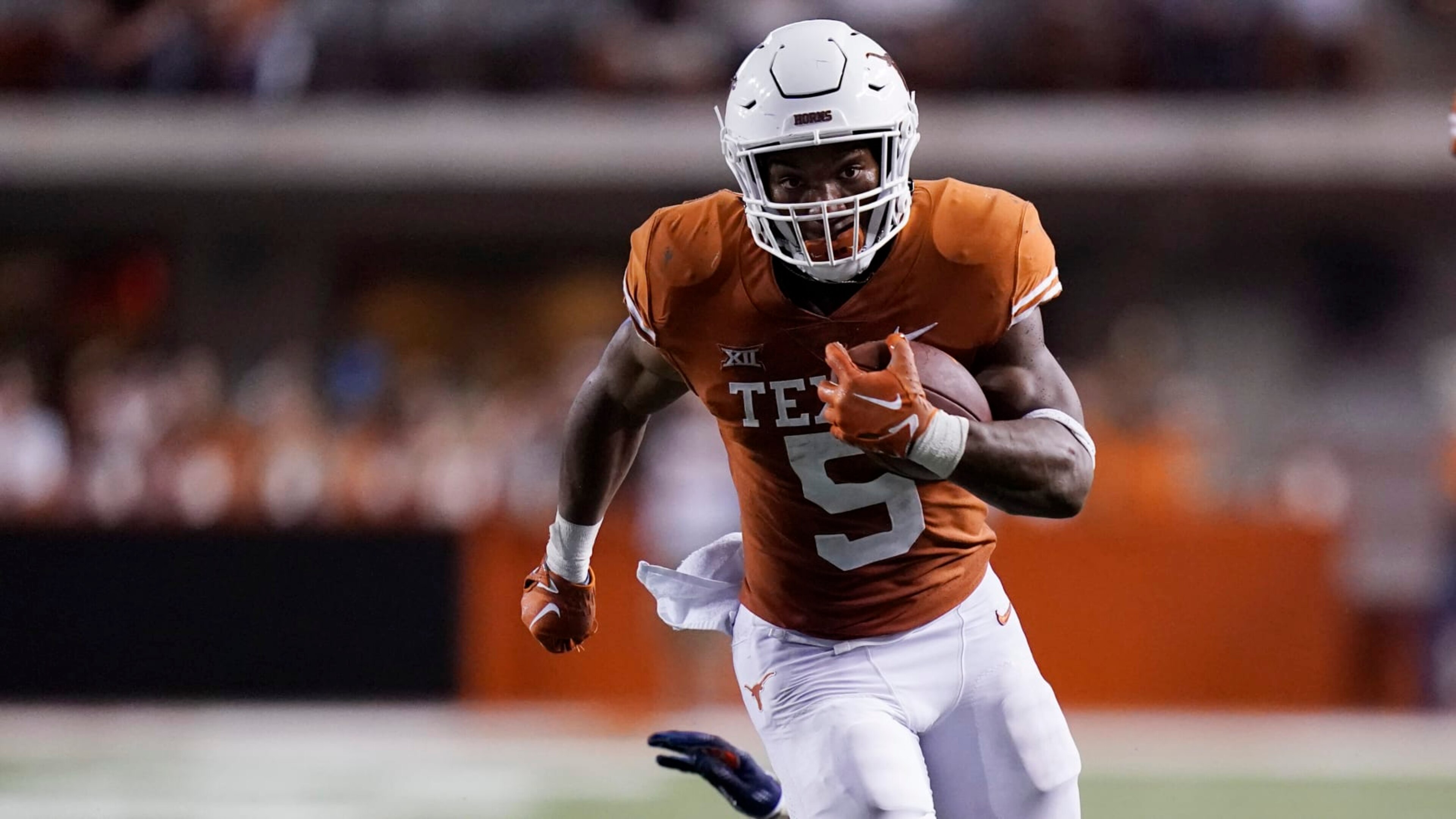 Texas running back Bijan Robinson (5) runs against UTSA during an NCAA college football game, Sunday, Sept. 18, 2022, in Austin, Texas. (AP Photo/Eric Gay) Texas running back Bijan Robinson (5) runs against UTSA during an NCAA college football game, Sunday, Sept. 18, 2022, in Austin, Texas. (AP Photo/Eric Gay)