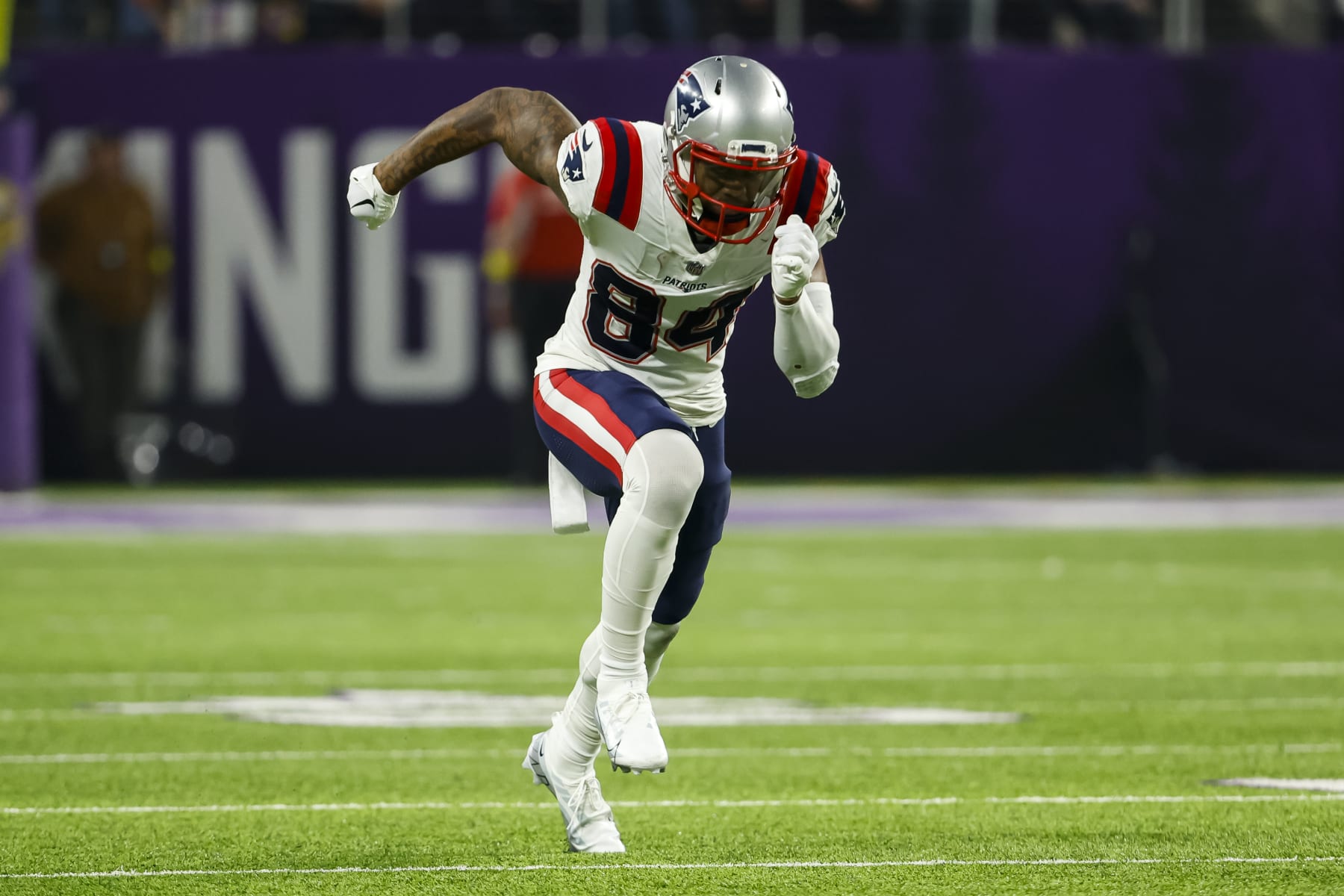 MINNEAPOLIS, MN - NOVEMBER 24: Kendrick Bourne #84 of the New England Patriots competes against the Minnesota Vikings in the second quarter of the game at U.S. Bank Stadium in Minneapolis, Minnesota. The Vikings defeated the Patriots 33-26. (Photo by David Berding/Getty Images)