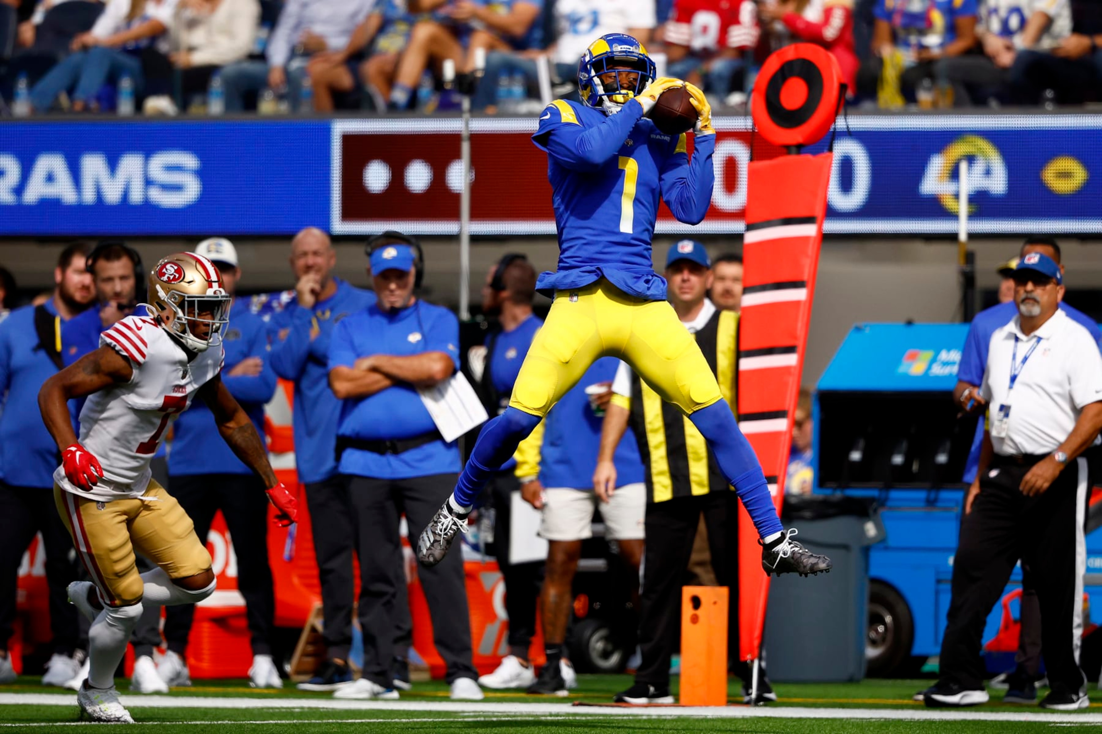 INGLEWOOD, CALIFORNIA - OCTOBER 30: Allen Robinson II #1 of the Los Angeles Rams catches the ball as Charvarius Ward #7 of the San Francisco 49ers defends during the first half at SoFi Stadium on October 30, 2022 in Inglewood, California. (Photo by Ronald Martinez/Getty Images)
