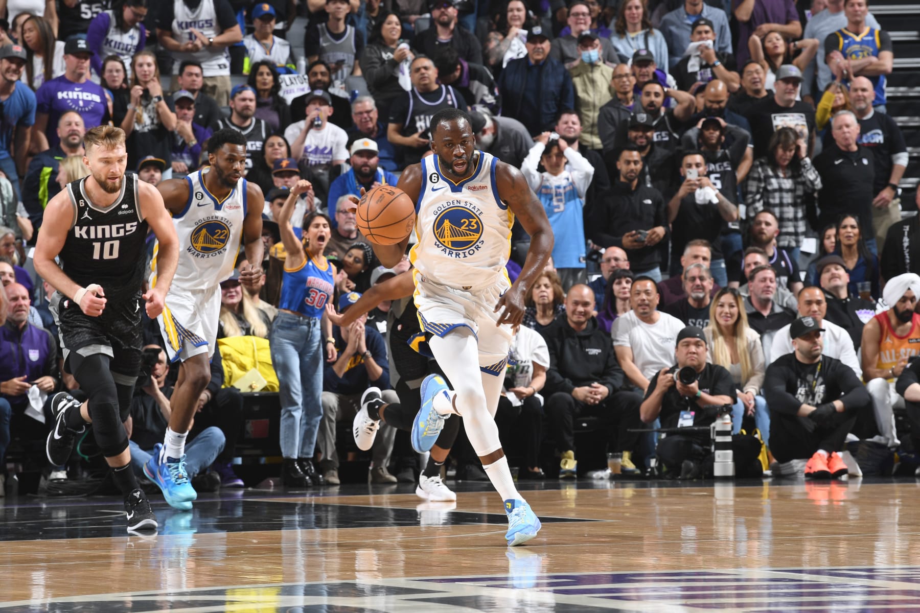 SACRAMENTO, CA - APRIL 17: Draymond Green #23 of the Golden State Warriors moves the ball during Round 1 Game 2 of the 2023 NBA Playoffs on April 17 2023 at Golden 1 Center in Sacramento, California. NOTE TO USER: User expressly acknowledges and agrees that, by downloading and or using this Photograph, user is consenting to the terms and conditions of the Getty Images License Agreement. Mandatory Copyright Notice: Copyright 2023 NBAE (Photo by Noah Graham/NBAE via Getty Images)