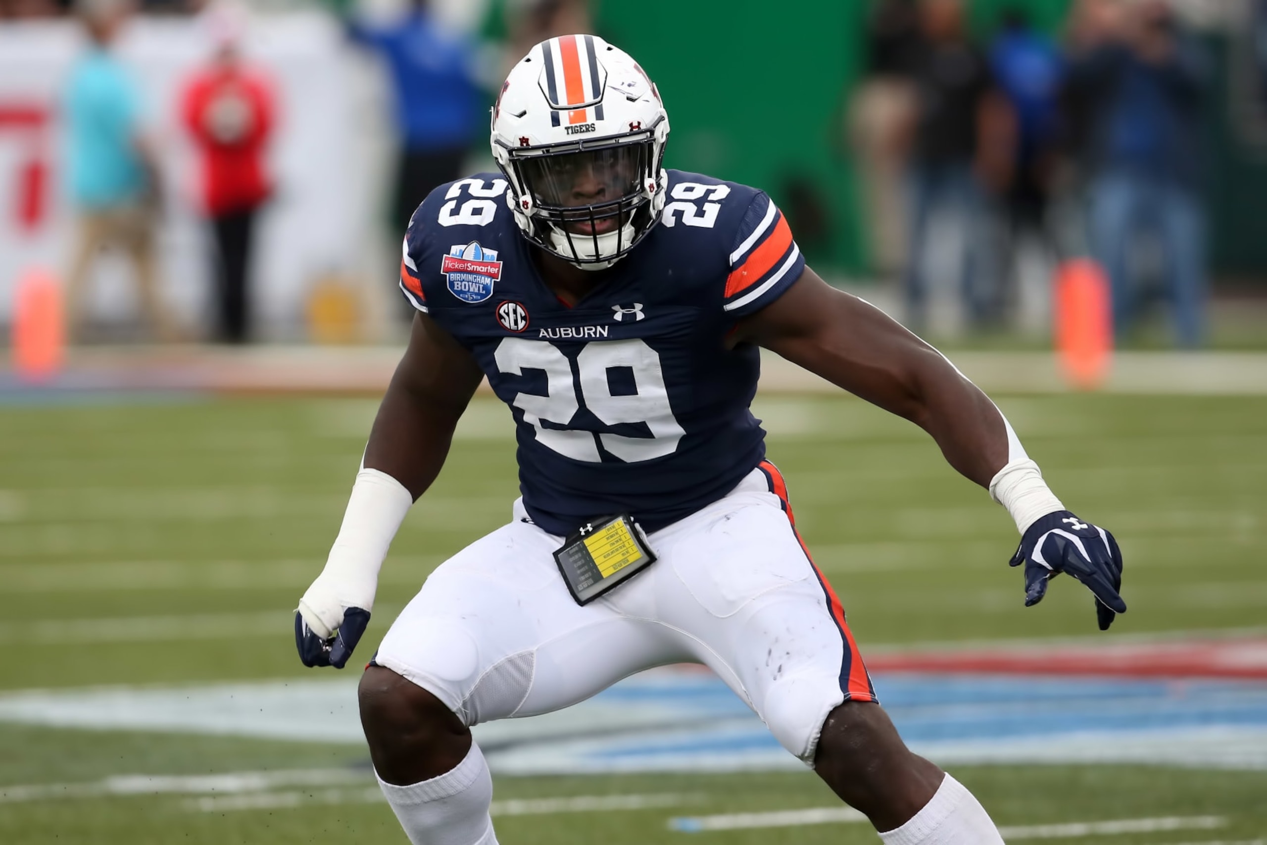 BIRMINGHAM, AL - DECEMBER 28: Auburn Tigers defensive end Derick Hall (29) during the TicketSmarter Birmingham Bowl between the Houston Cougars and the Auburn Tigers on December 28, 2021 at Protective Stadium in Birmingham, Alabama. (Photo by Michael Wade/Icon Sportswire via Getty Images) BIRMINGHAM, AL - DECEMBER 28: Auburn Tigers defensive end Derick Hall (29) during the TicketSmarter Birmingham Bowl between the Houston Cougars and the Auburn Tigers on December 28, 2021 at Protective Stadium in Birmingham, Alabama. (Photo by Michael Wade/Icon Sportswire via Getty Images)