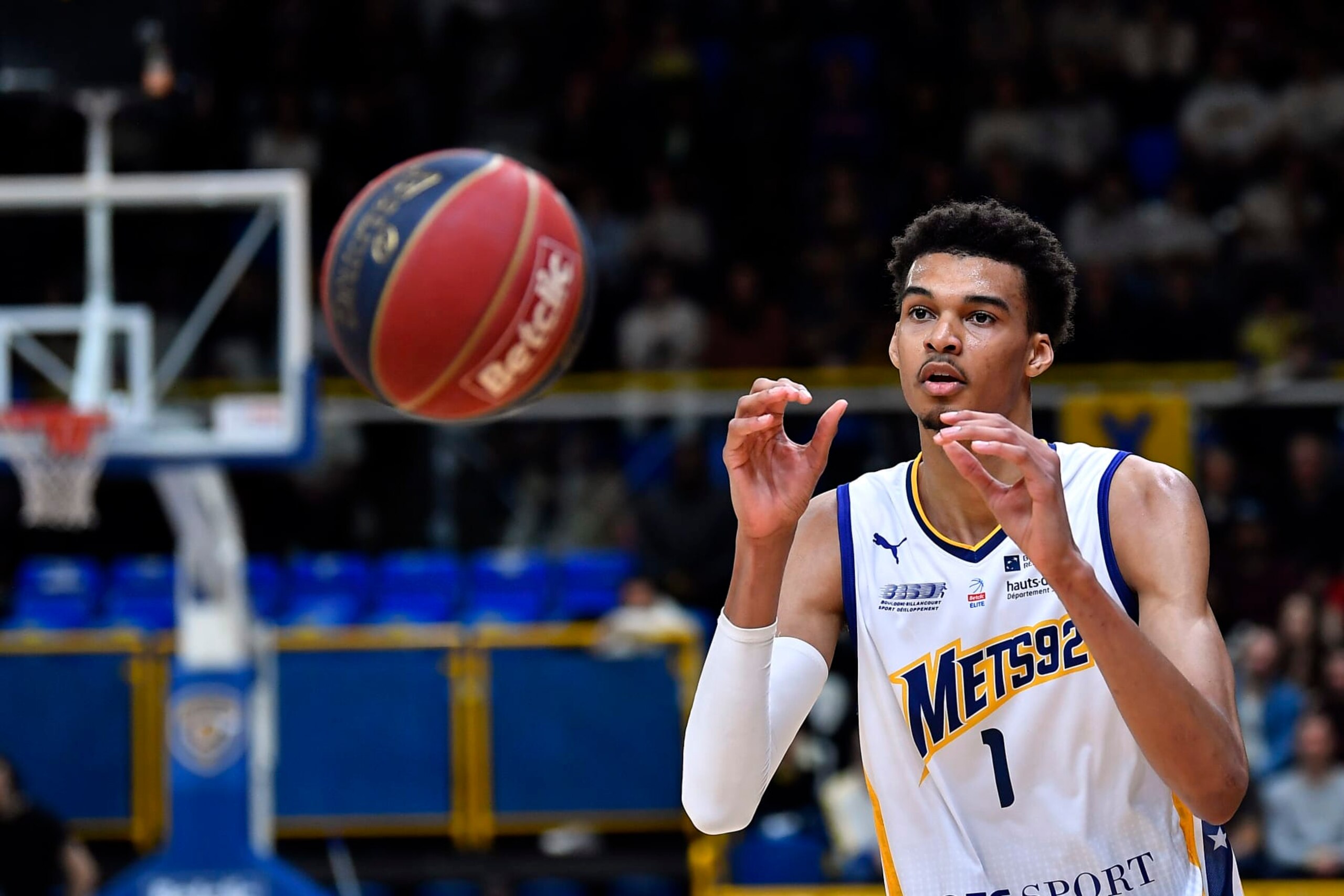 LEVALLOIS-PERRET, FRANCE - APRIL 08: Victor Wembanyama of Metropolitans 92 in action during the Betclic Elite match between Metropolitans 92 and Strasbourg on April 08, 2023 in Levallois-Perret, France. (Photo by Aurelien Meunier/Getty Images)