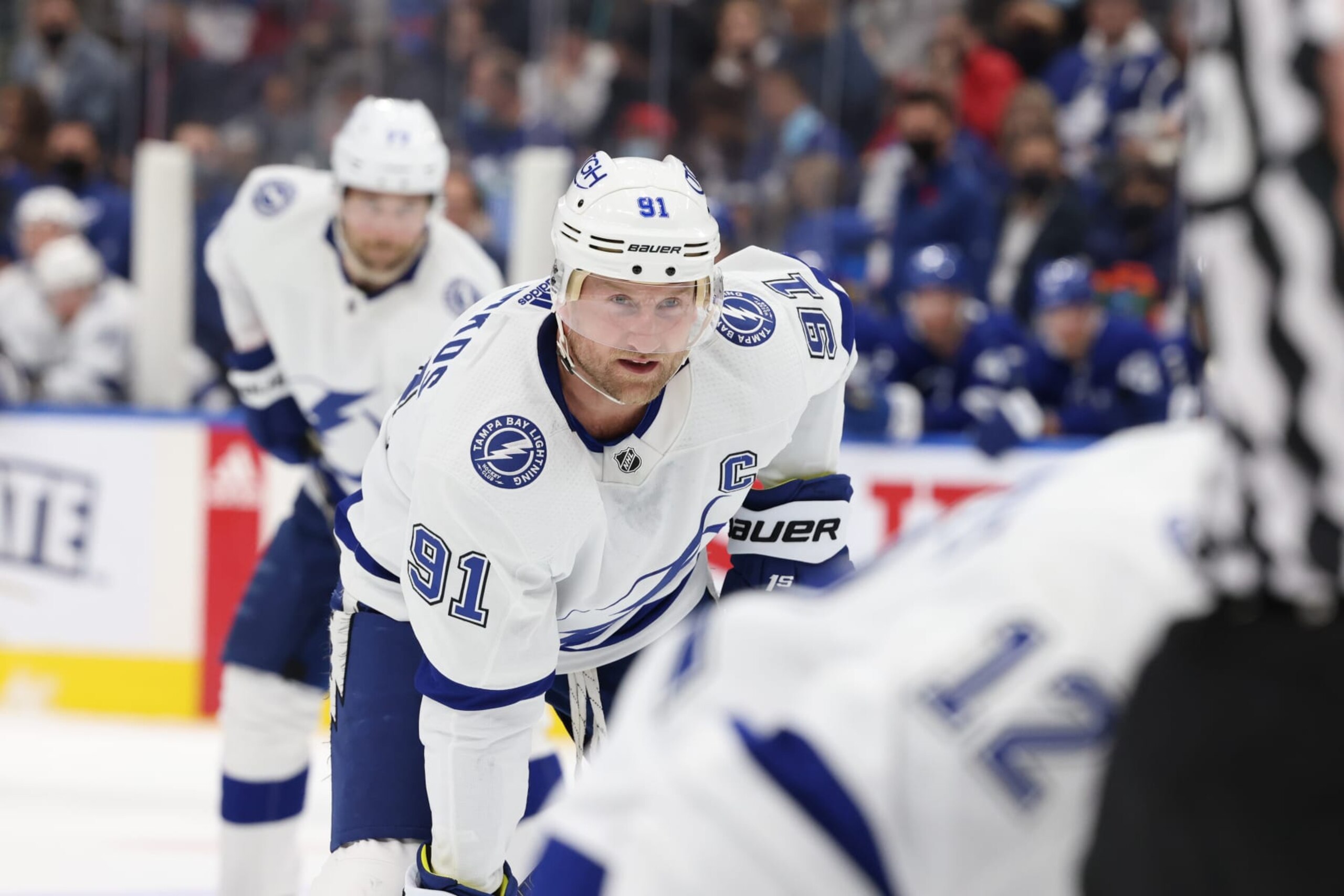 TORONTO, ON - NOVEMBER 04: Tampa Bay Lightning Center Steven Stamkos (91) lines up for the face off during the NHL regular season game between the Tampa Bay Lighting and the Toronto Maple Leafs on November 4, 2021, at Scotiabank Arena in Toronto, ON, Canada. (Photo by Gavin Napier/Icon Sportswire via Getty Images) TORONTO, ON - NOVEMBER 04: Tampa Bay Lightning Center Steven Stamkos (91) lines up for the face off during the NHL regular season game between the Tampa Bay Lighting and the Toronto Maple Leafs on November 4, 2021, at Scotiabank Arena in Toronto, ON, Canada. (Photo by Gavin Napier/Icon Sportswire via Getty Images)
