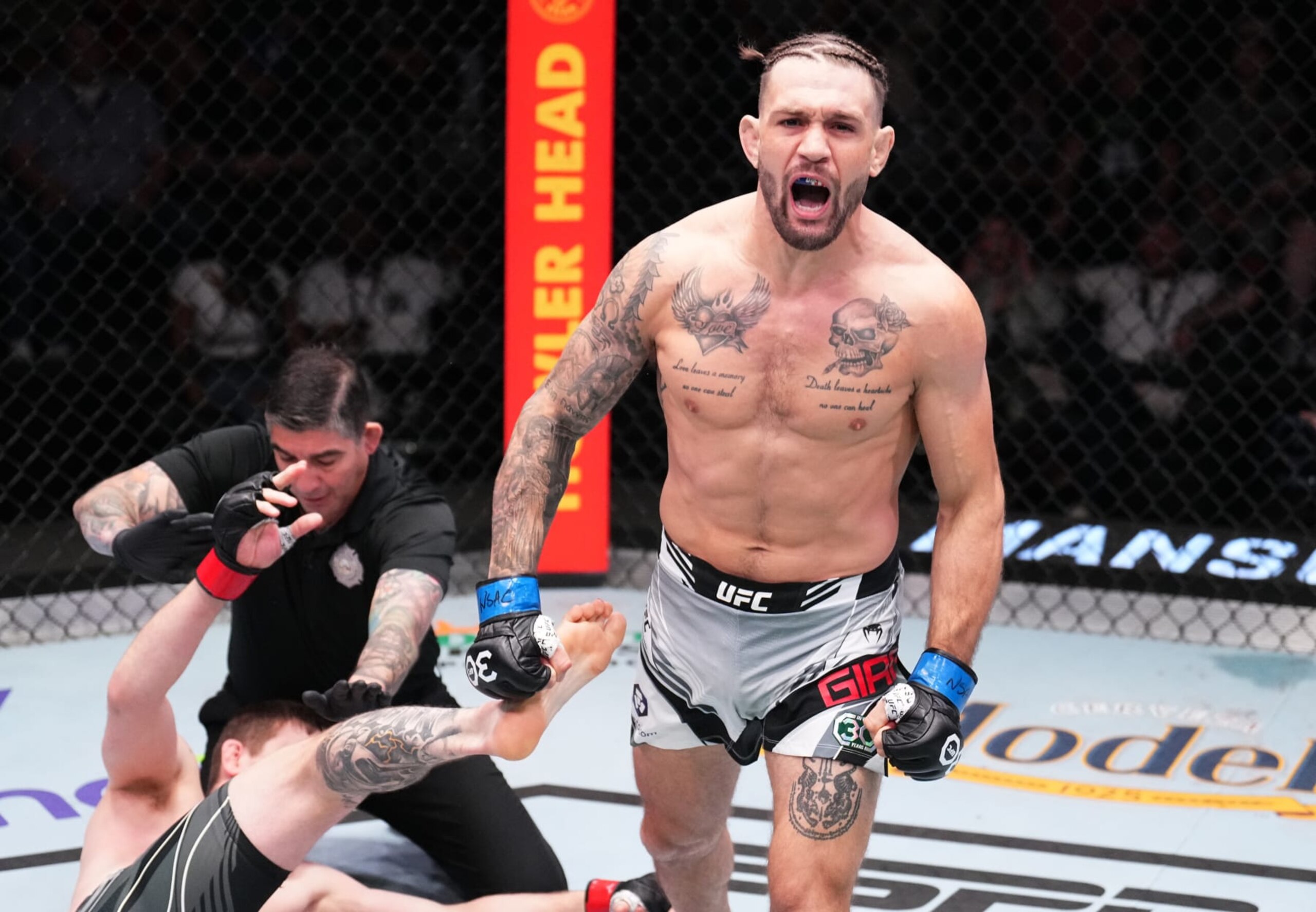 Christos Giagos knocks out Ricky Glenn. 