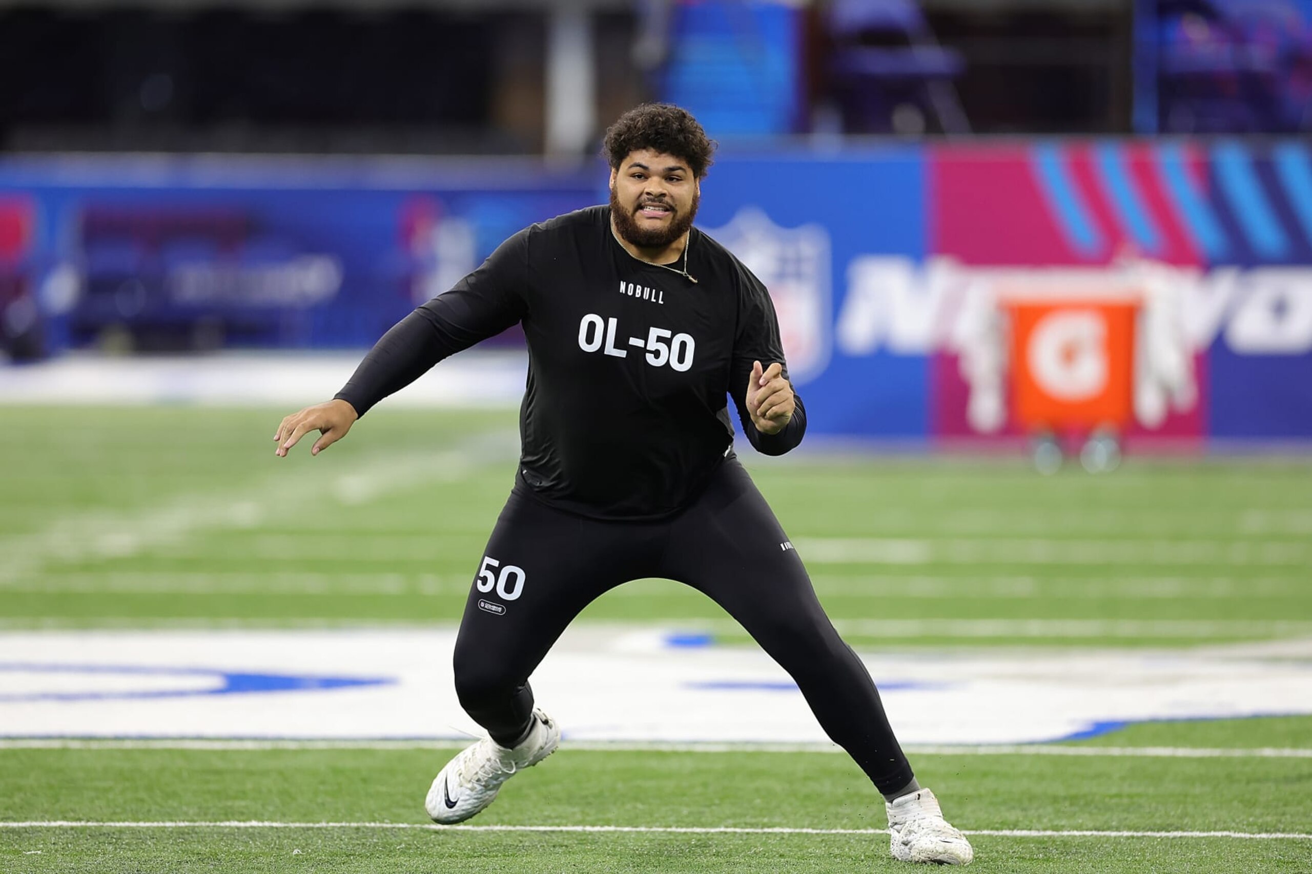 INDIANAPOLIS, INDIANA - MARCH 05: Darnell Wright of Tennessee participates in a drill during the NFL Combine at Lucas Oil Stadium on March 05, 2023 in Indianapolis, Indiana. (Photo by Stacy Revere/Getty Images)
