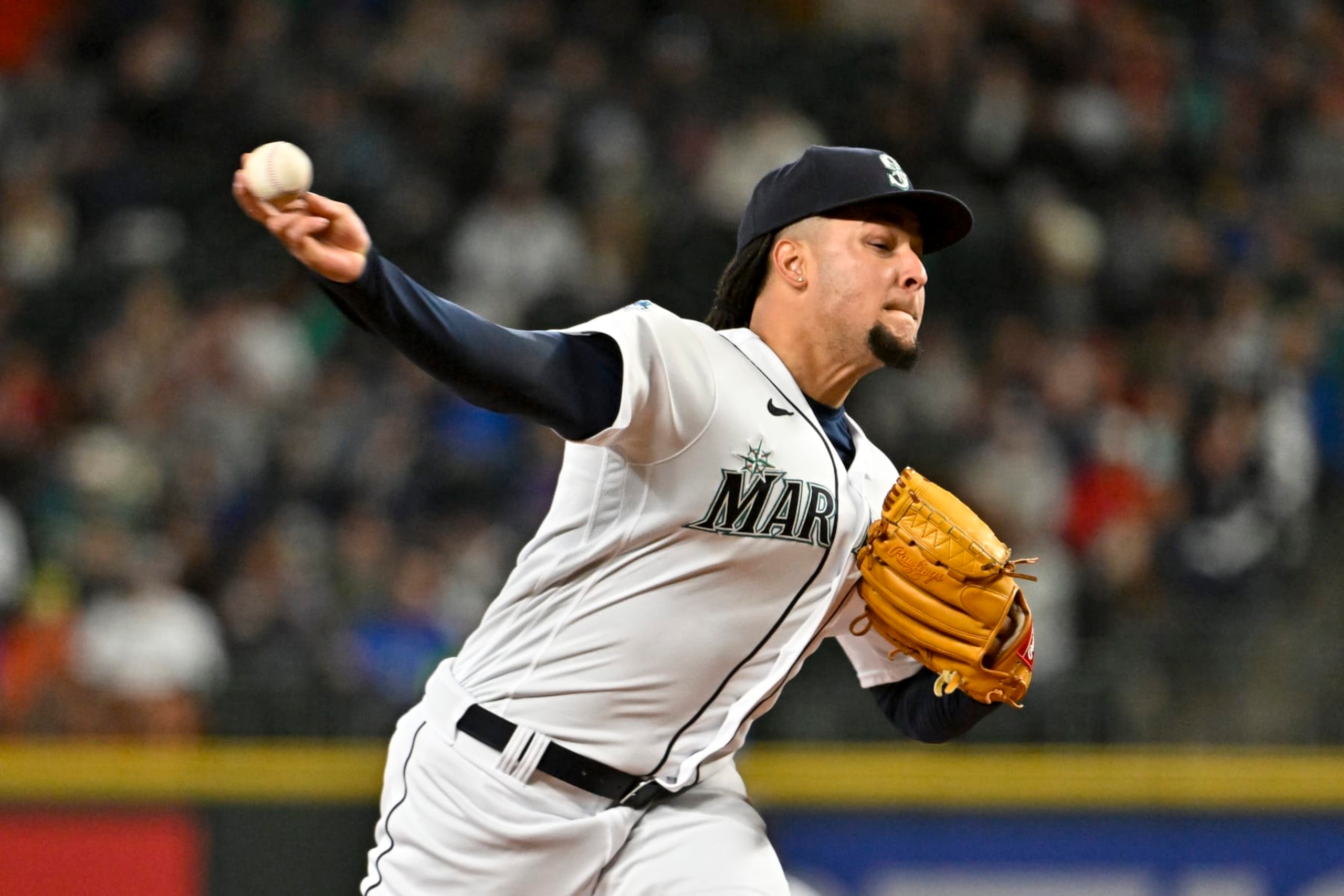 SEATTLE, WASHINGTON - APRIL 22: Luis Castillo #58 of the Seattle Mariners throws a pitch during the first inning against the St. Louis Cardinals at T-Mobile Park on April 22, 2023 in Seattle, Washington. (Photo by Alika Jenner/Getty Images)