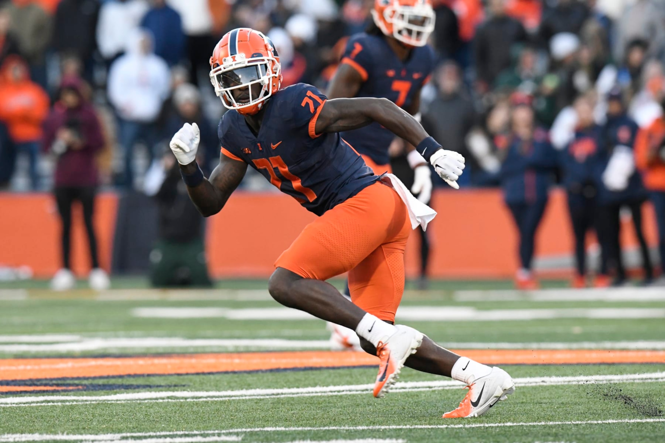 CHAMPAIGN, IL - NOVEMBER 05: Illinois Fighting Illini defensive back Jartavius Martin (21) defends during the college football game between the Michigan State Spartans and the Illinois Fighting Illini on November 5, 2022, at Memorial Stadium in Champaign, Illinois. (Photo by Michael Allio/Icon Sportswire via Getty Images)