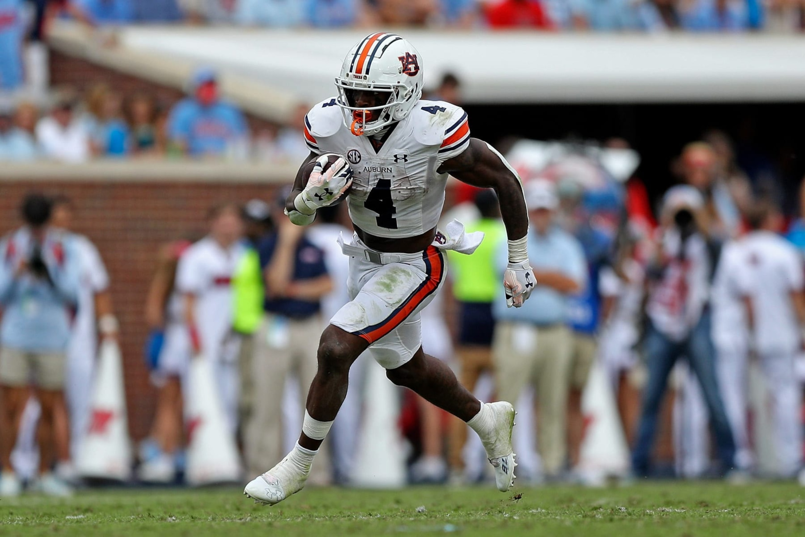 OXFORD, MISSISSIPPI - OCTOBER 15: Tank Bigsby #4 of the Auburn Tigers carries the ball during the game against the Mississippi Rebels at Vaught-Hemingway Stadium on October 15, 2022 in Oxford, Mississippi. (Photo by Justin Ford/Getty Images)