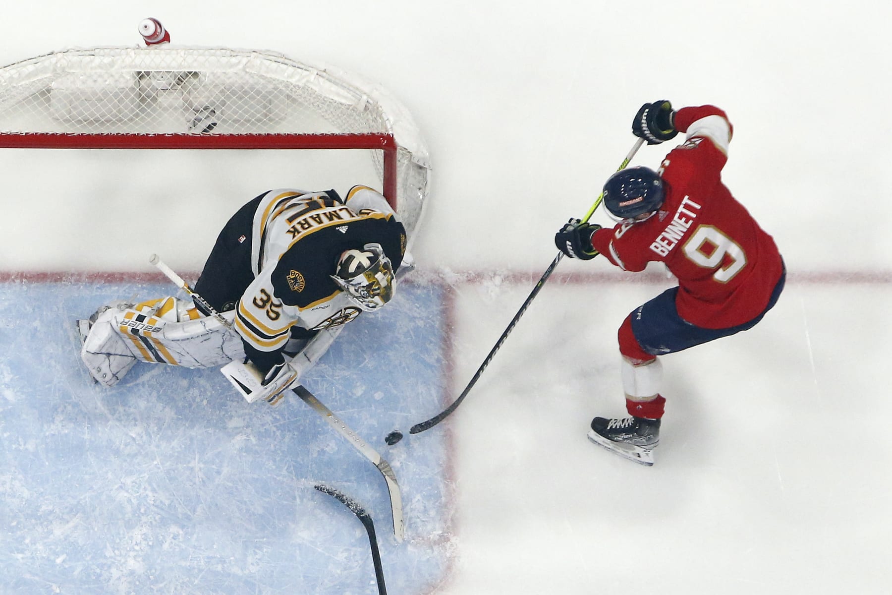 Boston's Linus Ullmark and Florida's Sam Bennett