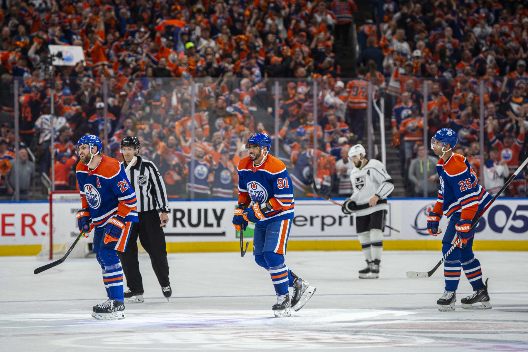EDMONTON, ALBERTA - APRIL 19: Evander Kane #91 of the Edmonton Oilers celebrates his goal against the Los Angeles Kings during the third period in Game Two of the First Round of the 2023 Stanley Cup Playoffs at Rogers Place on April 19, 2023 in Edmonton, Alberta, Canada. (Photo by Paul Swanson/NHLI via Getty Images)