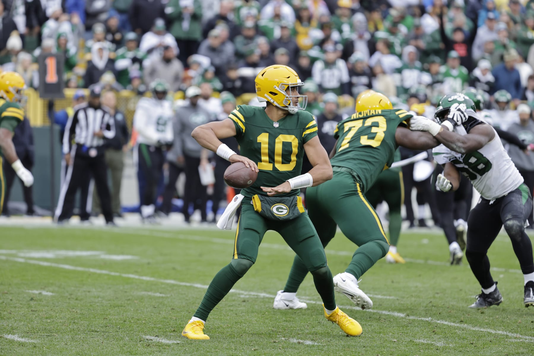 Green Bay Packers quarterback Jordan Love (10) during an NFL football game Sunday, Oct. 17, 2022, in Green Bay, Wis. (AP Photo/Mike Roemer)
