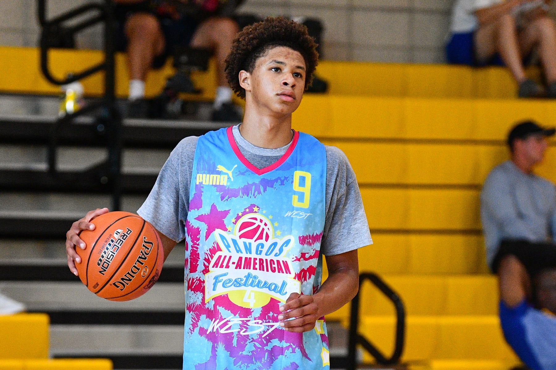 LONG BEACH, CA - AUGUST 27: Carter Bryant dribbles during the Pangos All-American Festival on August 27, 2022 at the McBride High School in Long Beach, CA. (Photo by Brian Rothmuller/Icon Sportswire via Getty Images) LONG BEACH, CA - AUGUST 27: Carter Bryant dribbles during the Pangos All-American Festival on August 27, 2022 at the McBride High School in Long Beach, CA. (Photo by Brian Rothmuller/Icon Sportswire via Getty Images)