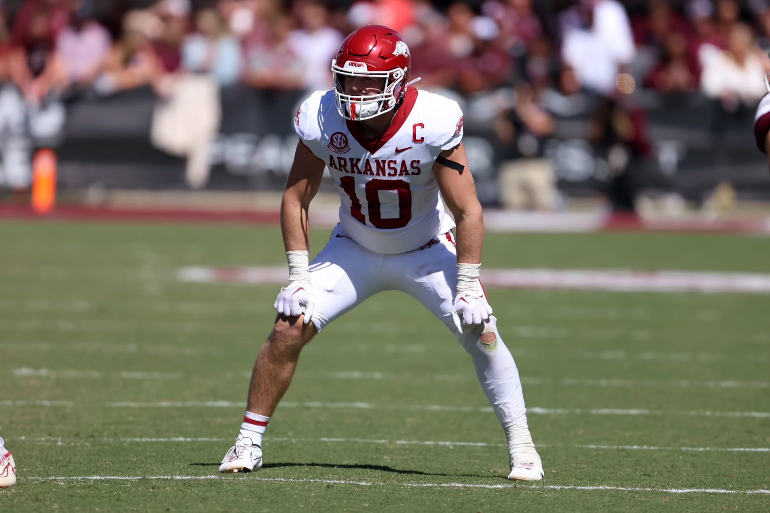 STARKVILLE, MS - OCTOBER 08: Arkansas Razorbacks linebacker Bumper Pool (10) during the game between the Mississippi State Bulldogs and the Arkansas Razorbacks on October 8, 2020 at Wade Davis Stadium in Starkville, Mississippi. (Photo by Michael Wade/Icon Sportswire via Getty Images)