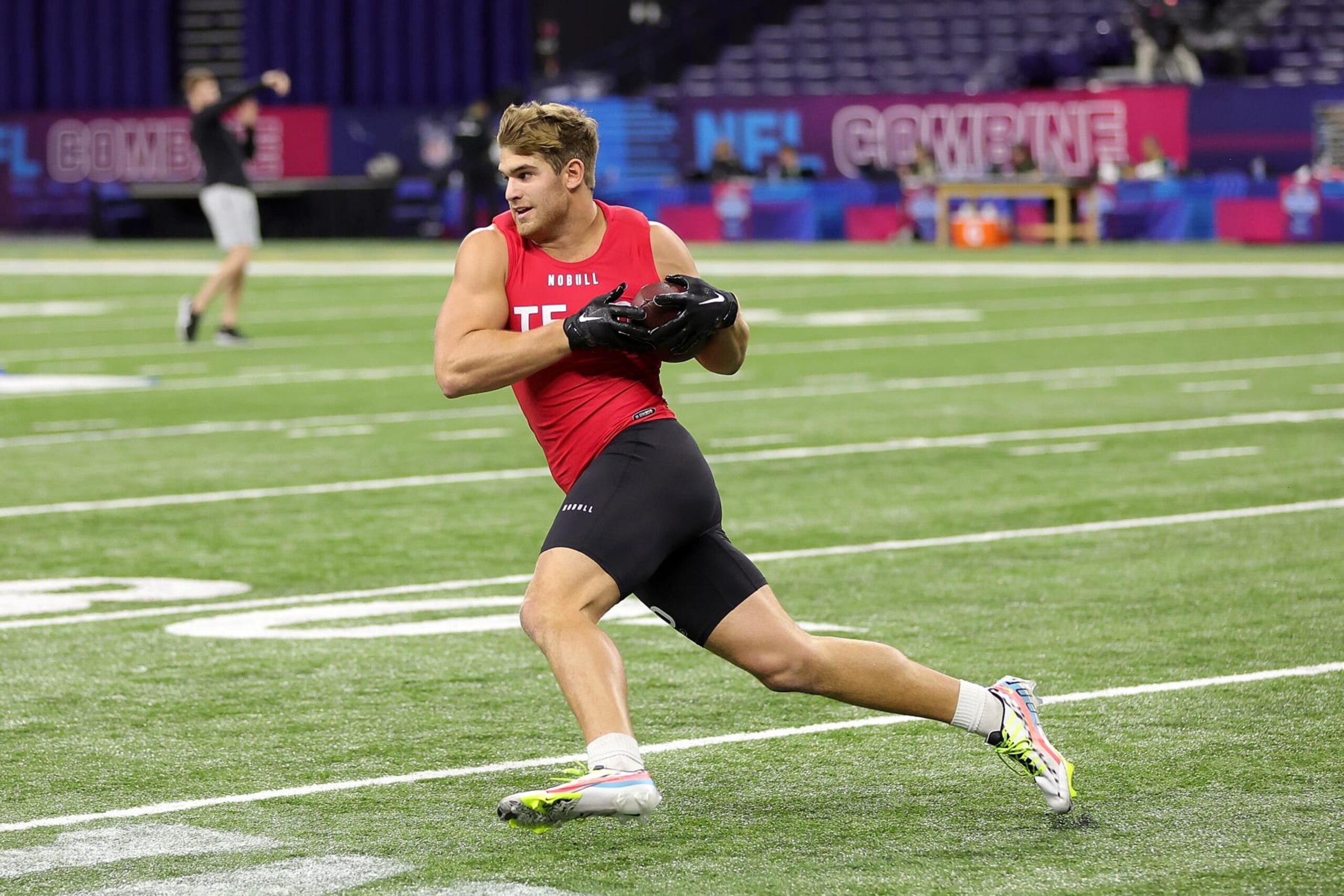 INDIANAPOLIS, INDIANA - MARCH 04: Michael Mayer of Notre Dame participates in a drill during the NFL Combine at Lucas Oil Stadium on March 04, 2023 in Indianapolis, Indiana. (Photo by Stacy Revere/Getty Images)