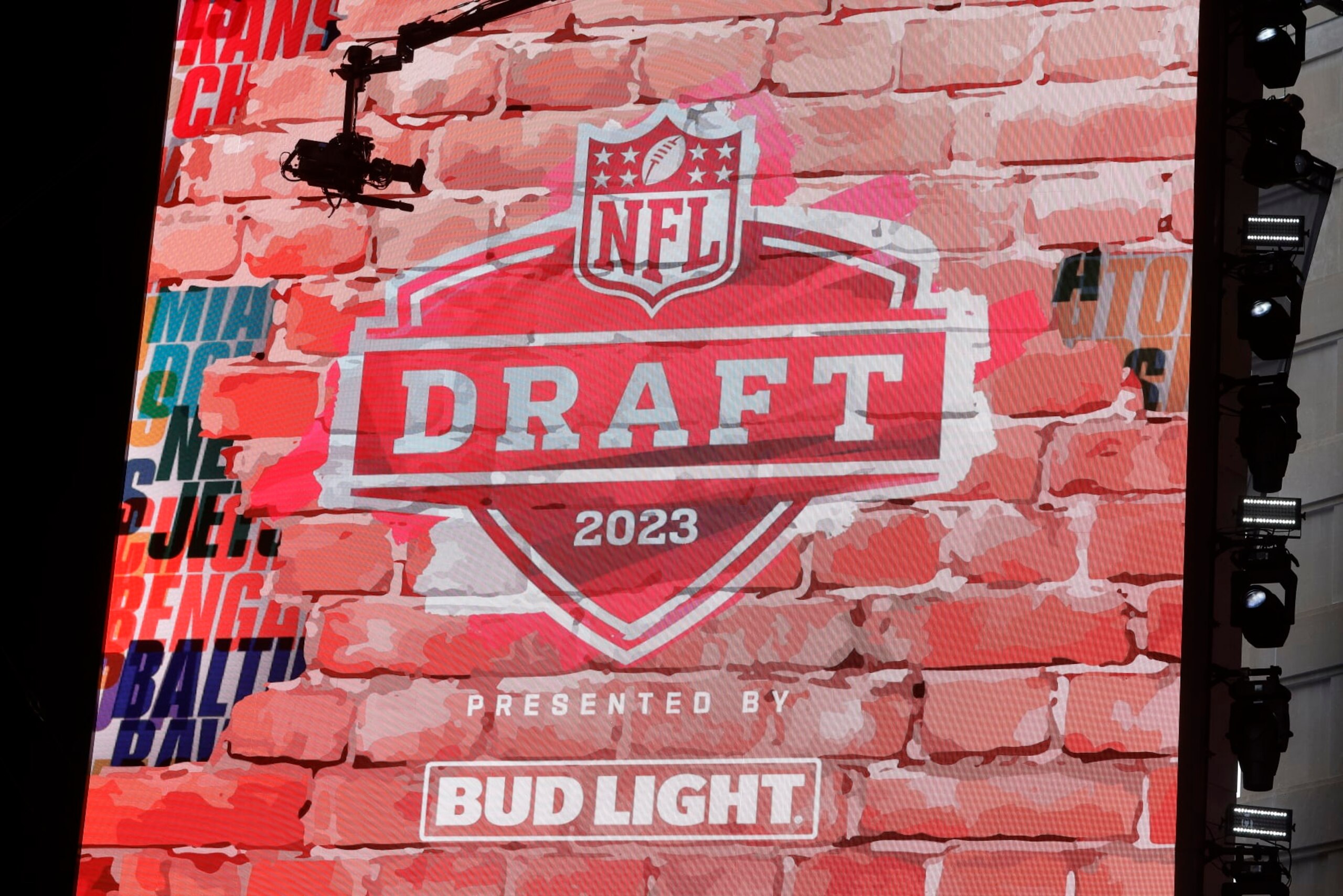 KANSAS CITY, MISSOURI - APRIL 27: A detailed view of the Draft logo is seen prior to the first round of the 2023 NFL Draft at Union Station on April 27, 2023 in Kansas City, Missouri. (Photo by David Eulitt/Getty Images)