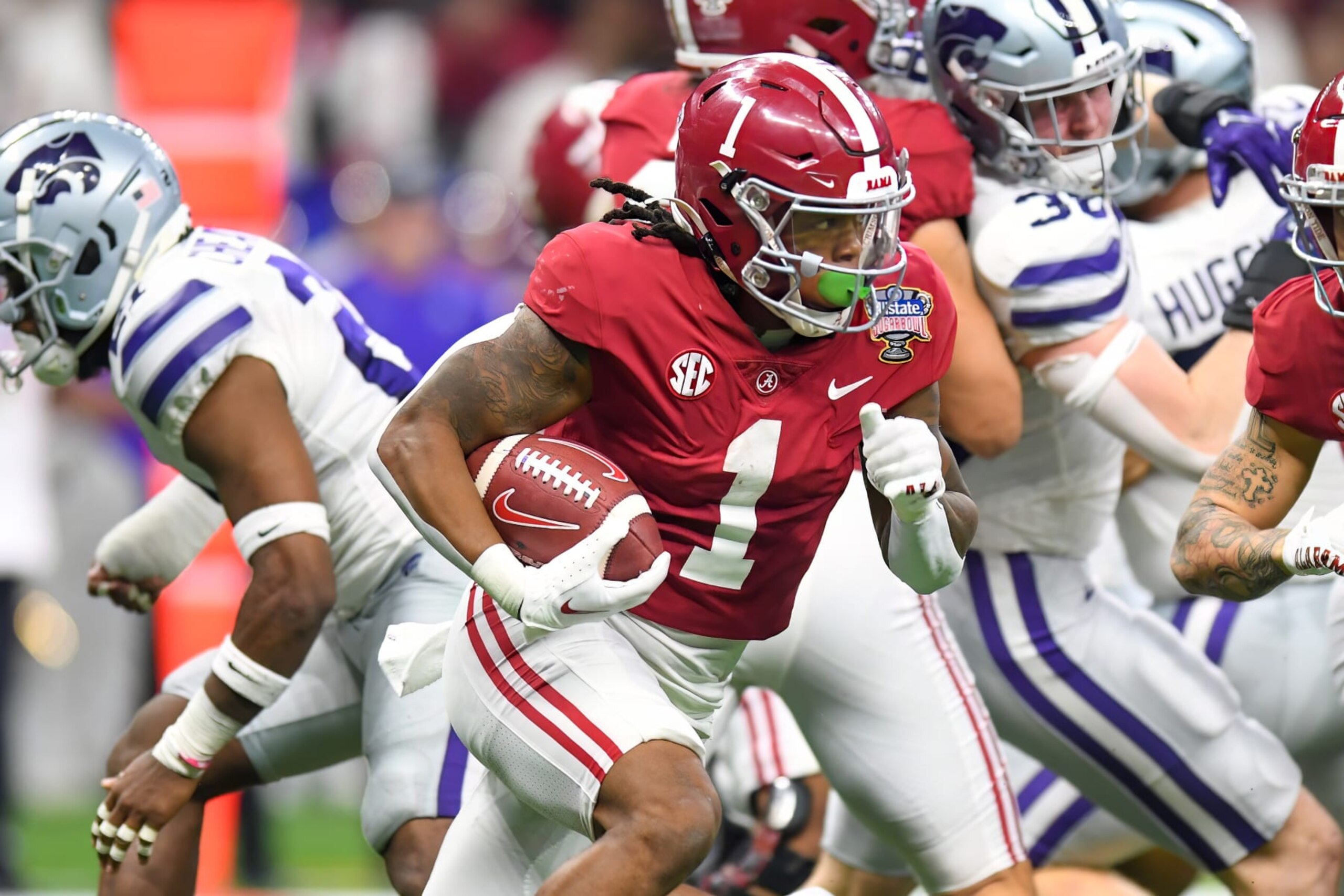 NEW ORLEANS, LA - DECEMBER 31: Alabama running back Jahmyr Gibbs (1) runs the ball during the Allstate Sugar Bowl between the Kansas State Wildcats and the Alabama Crimson Tide on December 31, 2022 at the Caesars Superdome in New Orleans, LA. (Photo by Kevin Langley/Icon Sportswire via Getty Images)