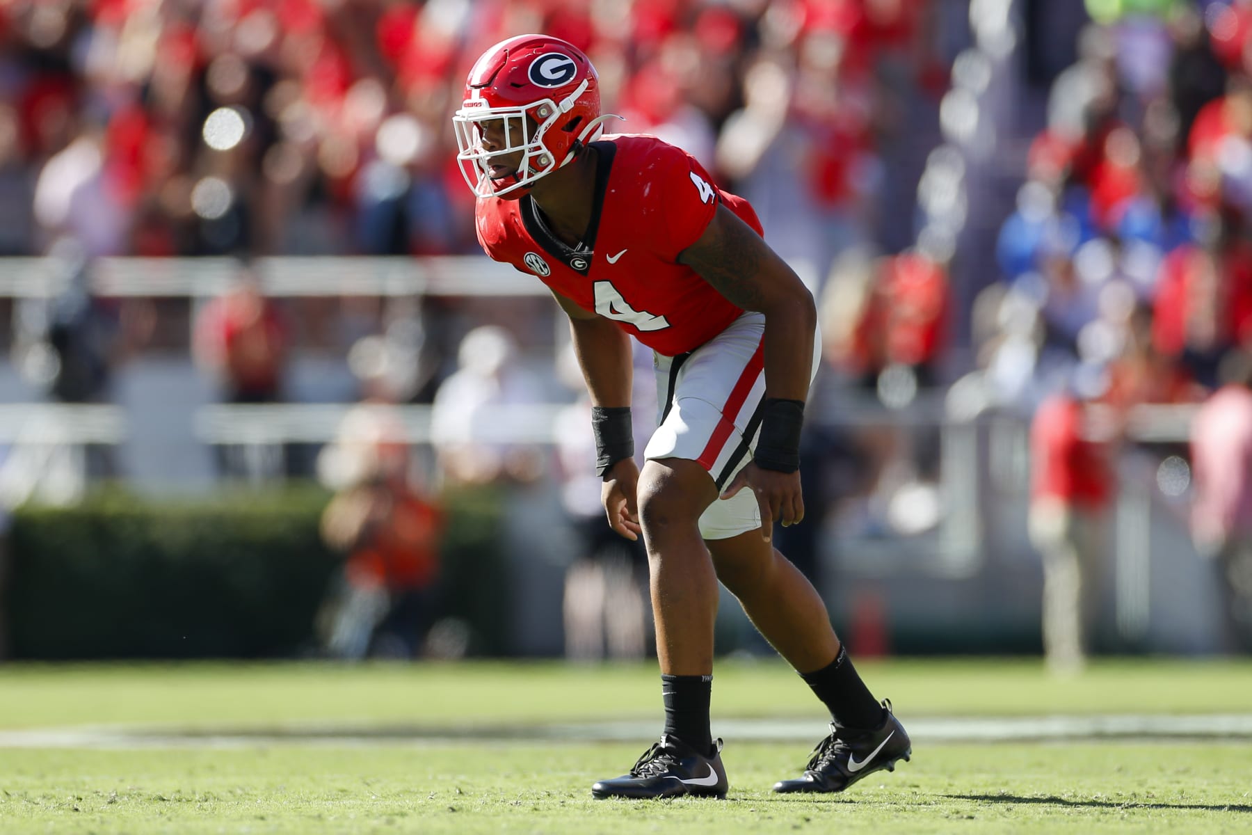 ATHENS, GA - OCTOBER 08: Georgia Bulldogs linebacker Nolan Smith (4) in a defensive stance during a college football game between the Auburn Tigers and the Georgia Bulldogs on October 8, 2022 at Sanford Stadium in Athens, GA. (Photo by Brandon Sloter/Icon Sportswire via Getty Images)