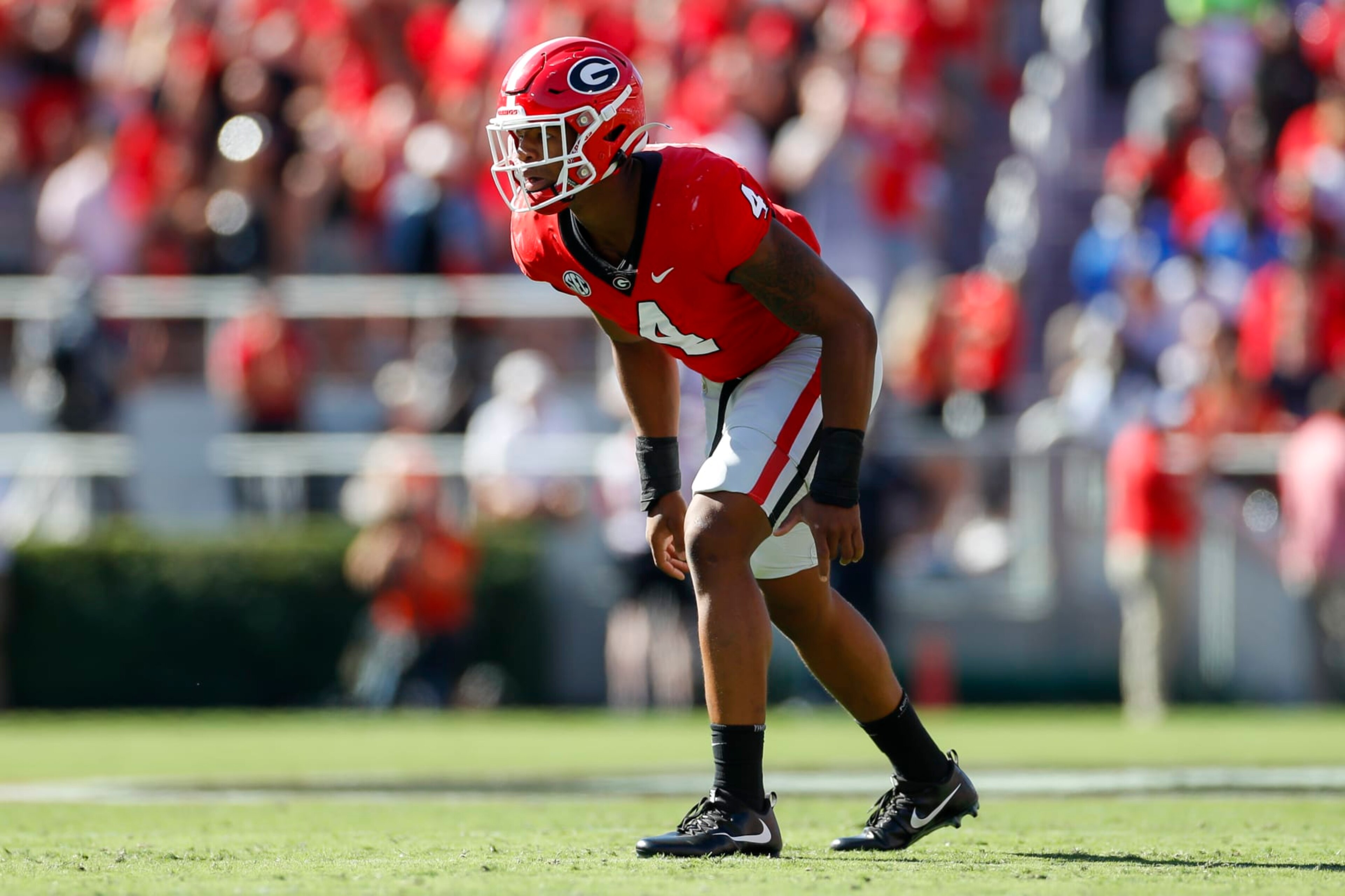 ATHENS, GA - OCTOBER 08: Georgia Bulldogs linebacker Nolan Smith (4) in a defensive stance during a college football game between the Auburn Tigers and the Georgia Bulldogs on October 8, 2022 at Sanford Stadium in Athens, GA. (Photo by Brandon Sloter/Icon Sportswire via Getty Images) ATHENS, GA - OCTOBER 08: Georgia Bulldogs linebacker Nolan Smith (4) in a defensive stance during a college football game between the Auburn Tigers and the Georgia Bulldogs on October 8, 2022 at Sanford Stadium in Athens, GA. (Photo by Brandon Sloter/Icon Sportswire via Getty Images)