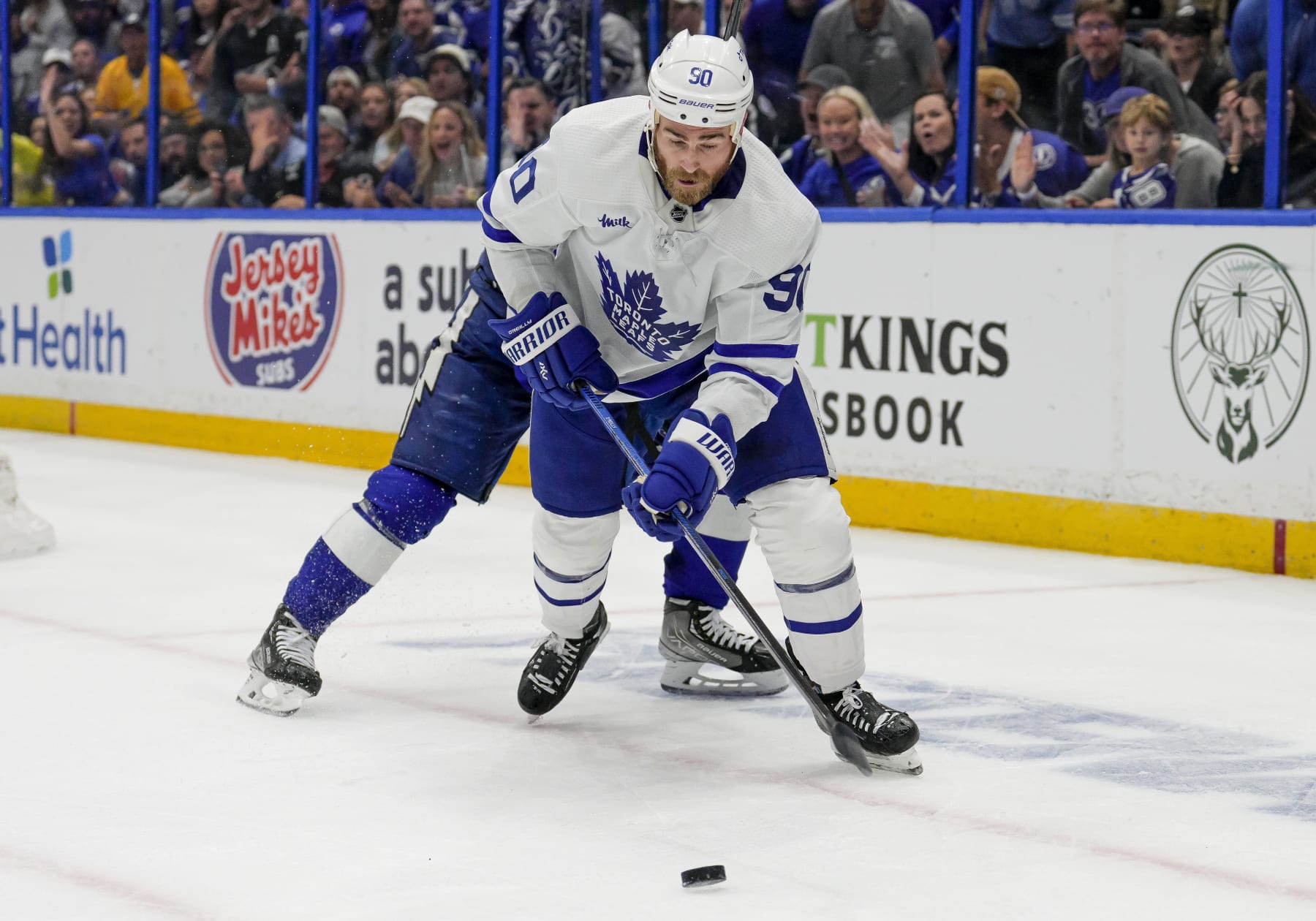 TAMPA, FL - APRIL 29: Toronto Maple Leafs center Ryan O'Reilly (90) defends. Against Tampa Bay Lightning left wing Alex Killorn (17) during Game Six of the First Round of the 2023 Stanley Cup Playoffs between the Tampa Bay Lightning and Toronto Maple Leafs on April 29th 2023 at Amalie Arena in Tampa, FL. (Photo by Andrew Bershaw/Icon Sportswire via Getty Images)