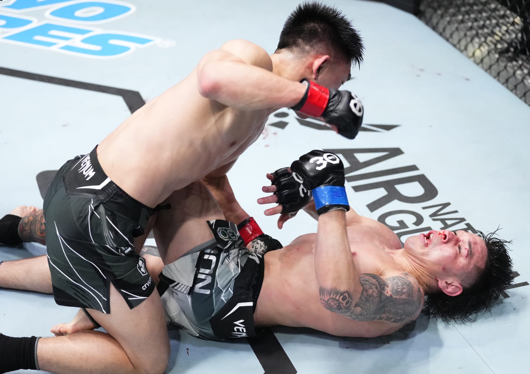 Song Yadong stops Ricky Simon