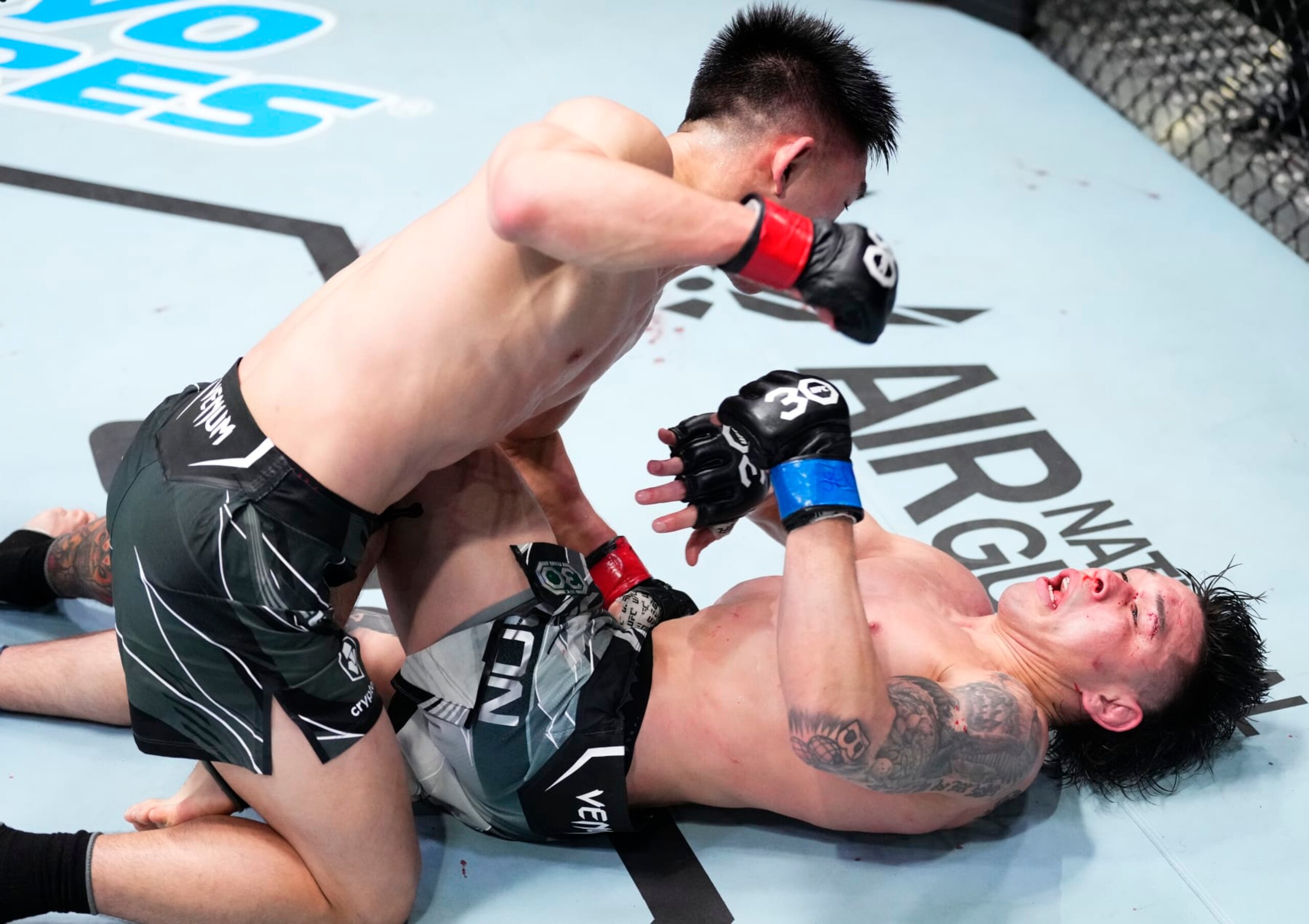 Song Yadong stops Ricky Simon