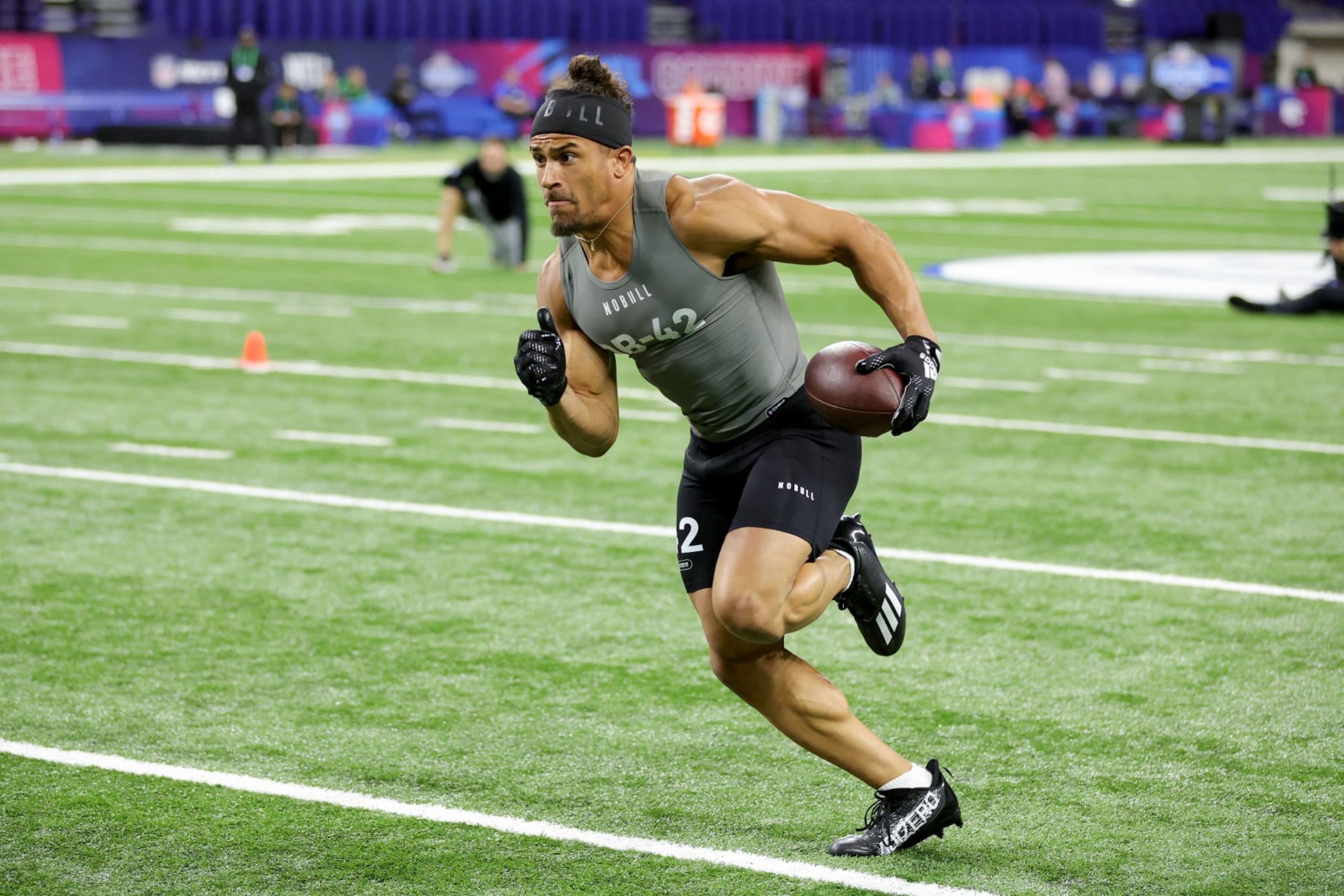 INDIANAPOLIS, INDIANA - MARCH 03: Defensive back Sydney Brown of Illinois participates in a drill during the NFL Combine during the NFL Combine at Lucas Oil Stadium on March 03, 2023 in Indianapolis, Indiana. (Photo by Stacy Revere/Getty Images)