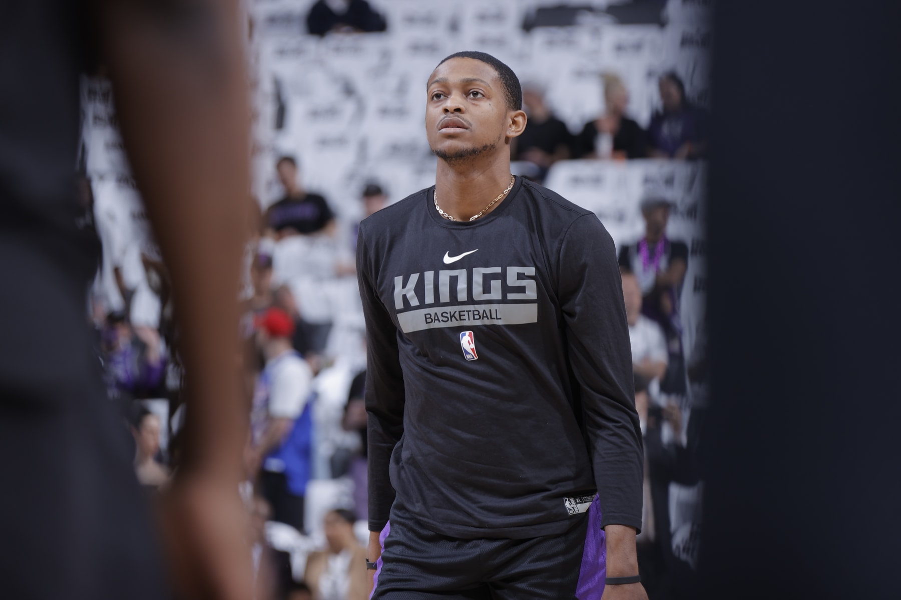 SACRAMENTO, CA - APRIL 30: De'Aaron Fox #5 of the Sacramento Kings warms up during Round One Game Seven of the 2023 NBA Playoffs on April 30, 2023 at Golden 1 Center in Sacramento, California. NOTE TO USER: User expressly acknowledges and agrees that, by downloading and or using this Photograph, user is consenting to the terms and conditions of the Getty Images License Agreement. Mandatory Copyright Notice: Copyright 2023 NBAE (Photo by Rocky Widner/NBAE via Getty Images)