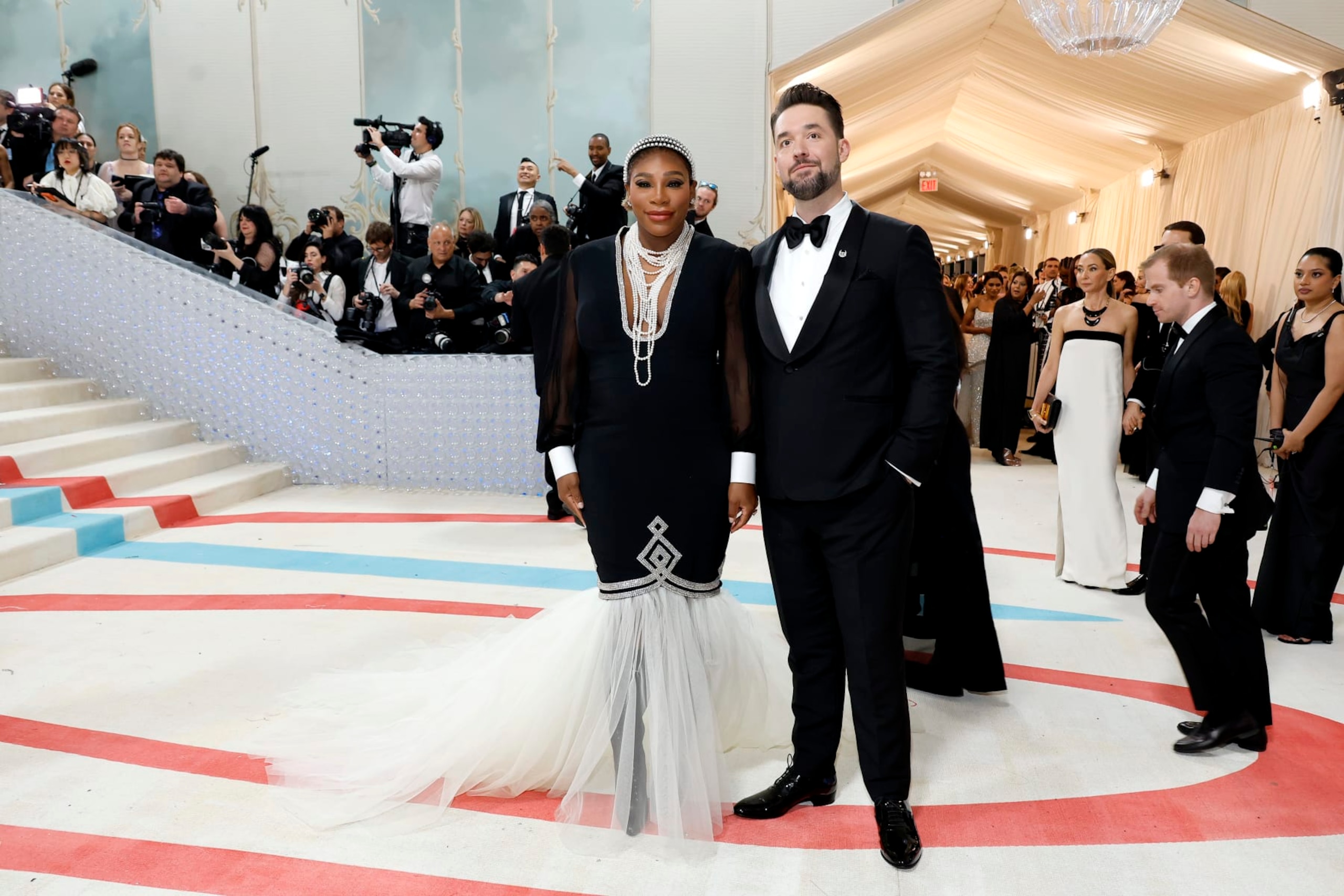 NEW YORK, NEW YORK - MAY 01: (L-R) Serena Williams and Alexis Ohanian attend The 2023 Met Gala Celebrating "Karl Lagerfeld: A Line Of Beauty" at The Metropolitan Museum of Art on May 01, 2023 in New York City. (Photo by Mike Coppola/Getty Images)