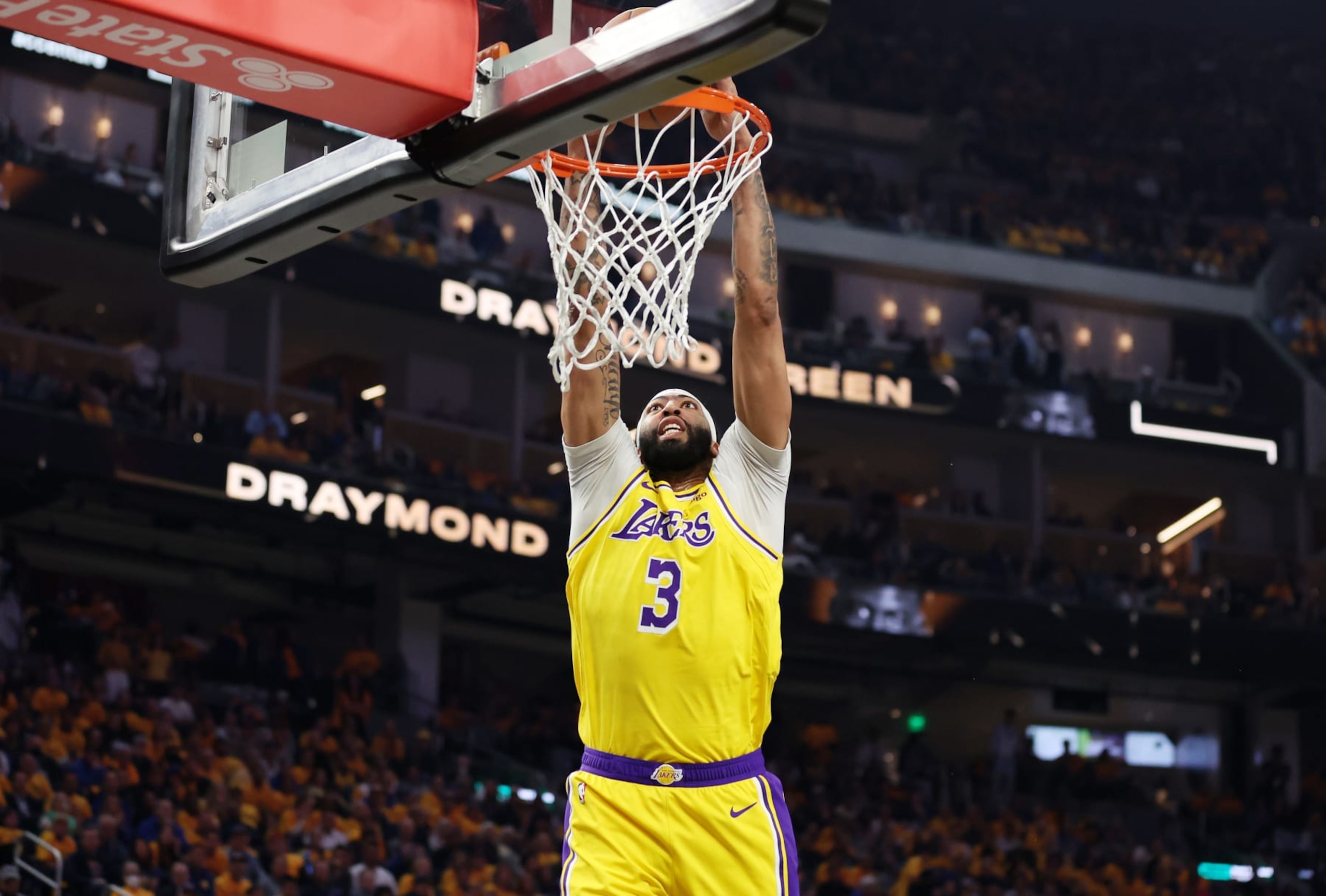 SAN FRANCISCO, CALIFORNIA - MAY 02: Anthony Davis #3 of the Los Angeles Lakers dunks the ball during the first quarter against the Golden State Warriors in game one of the Western Conference Semifinal Playoffs at Chase Center on May 02, 2023 in San Francisco, California. NOTE TO USER: User expressly acknowledges and agrees that, by downloading and or using this photograph, User is consenting to the terms and conditions of the Getty Images License Agreement. (Photo by Ezra Shaw/Getty Images)