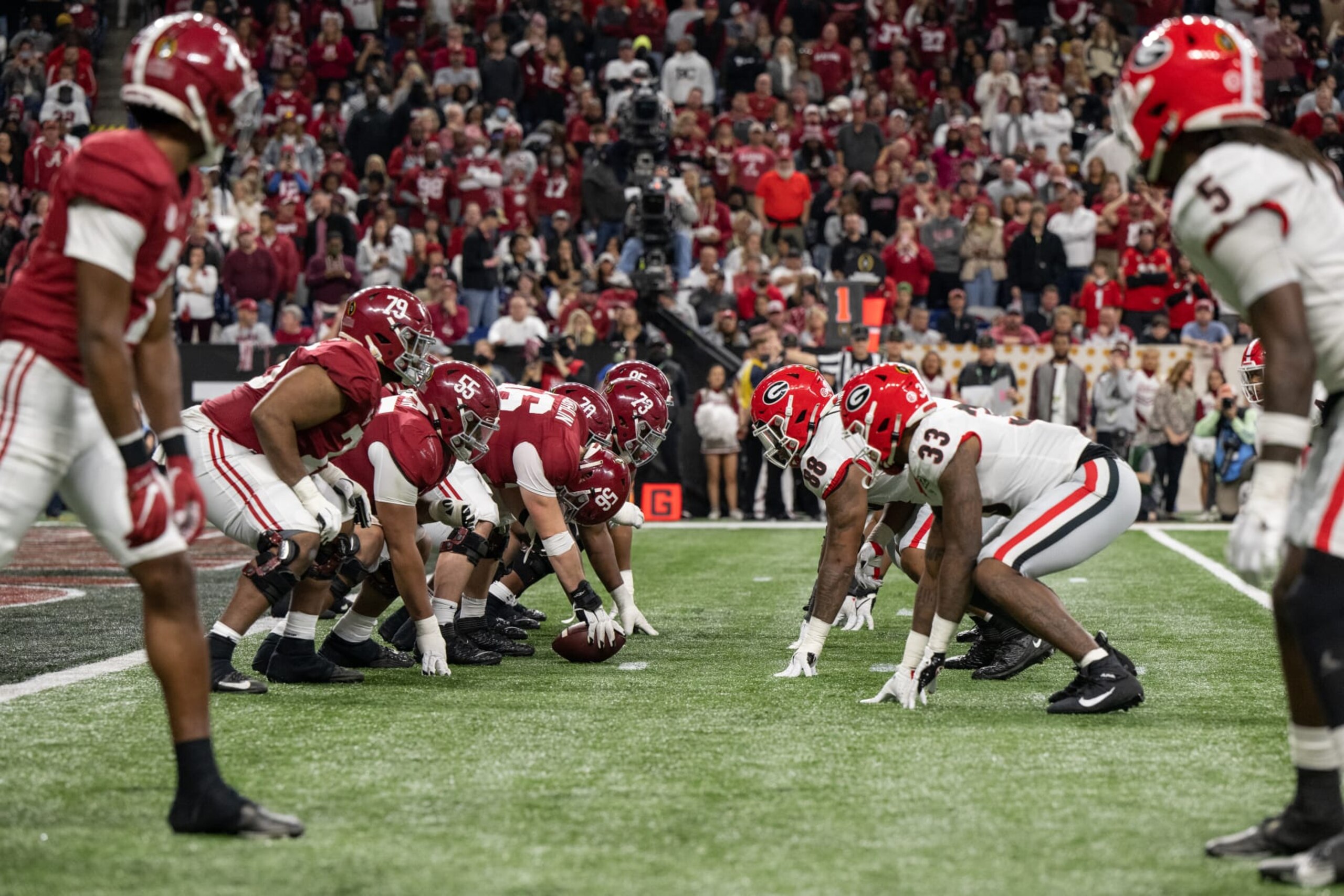 INDIANAPOLIS, IN - JANUARY 10: Alabama Crimson Tide OL Seth McLaughlin (56) snaps the ball during the Alabama Crimson Tide versus the Georgia Bulldogs in the College Football Playoff National Championship, on January 10, 2022, at Lucas Oil Stadium in Indianapolis, IN. (Photo by Zach Bolinger/Icon Sportswire via Getty Images) INDIANAPOLIS, IN - JANUARY 10: Alabama Crimson Tide OL Seth McLaughlin (56) snaps the ball during the Alabama Crimson Tide versus the Georgia Bulldogs in the College Football Playoff National Championship, on January 10, 2022, at Lucas Oil Stadium in Indianapolis, IN. (Photo by Zach Bolinger/Icon Sportswire via Getty Images)