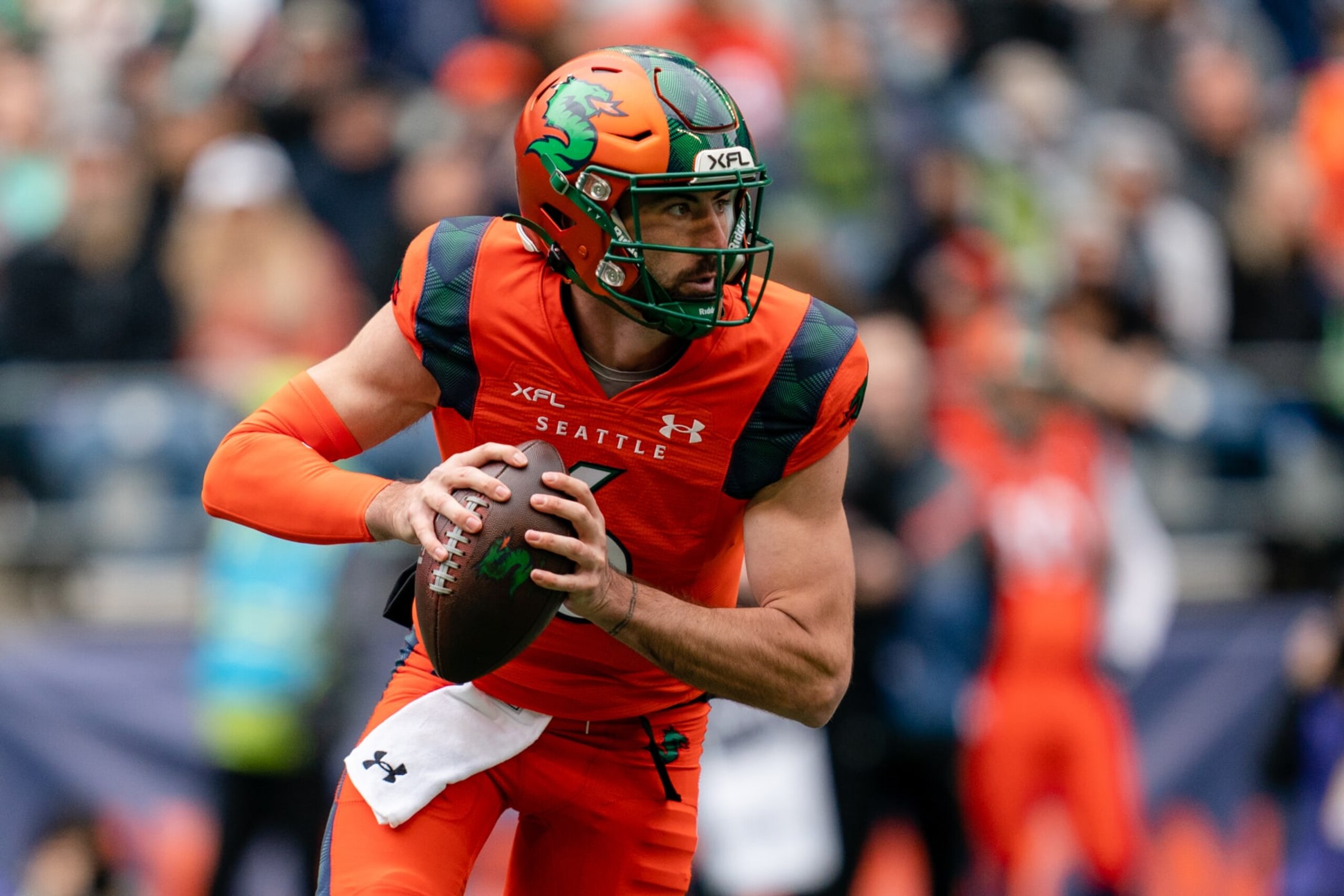 SEATTLE, WA - APRIL 23: Quarterback Ben DiNucci #6 of the Seattle Sea Dragons looks to throw the ball during the first half of the game against the Vegas Vipers at Lumen Field on April 23, 2023 in Seattle, Washington. (Photo by Ali Gradischer/Getty Images) SEATTLE, WA - APRIL 23: Quarterback Ben DiNucci #6 of the Seattle Sea Dragons looks to throw the ball during the first half of the game against the Vegas Vipers at Lumen Field on April 23, 2023 in Seattle, Washington. (Photo by Ali Gradischer/Getty Images)