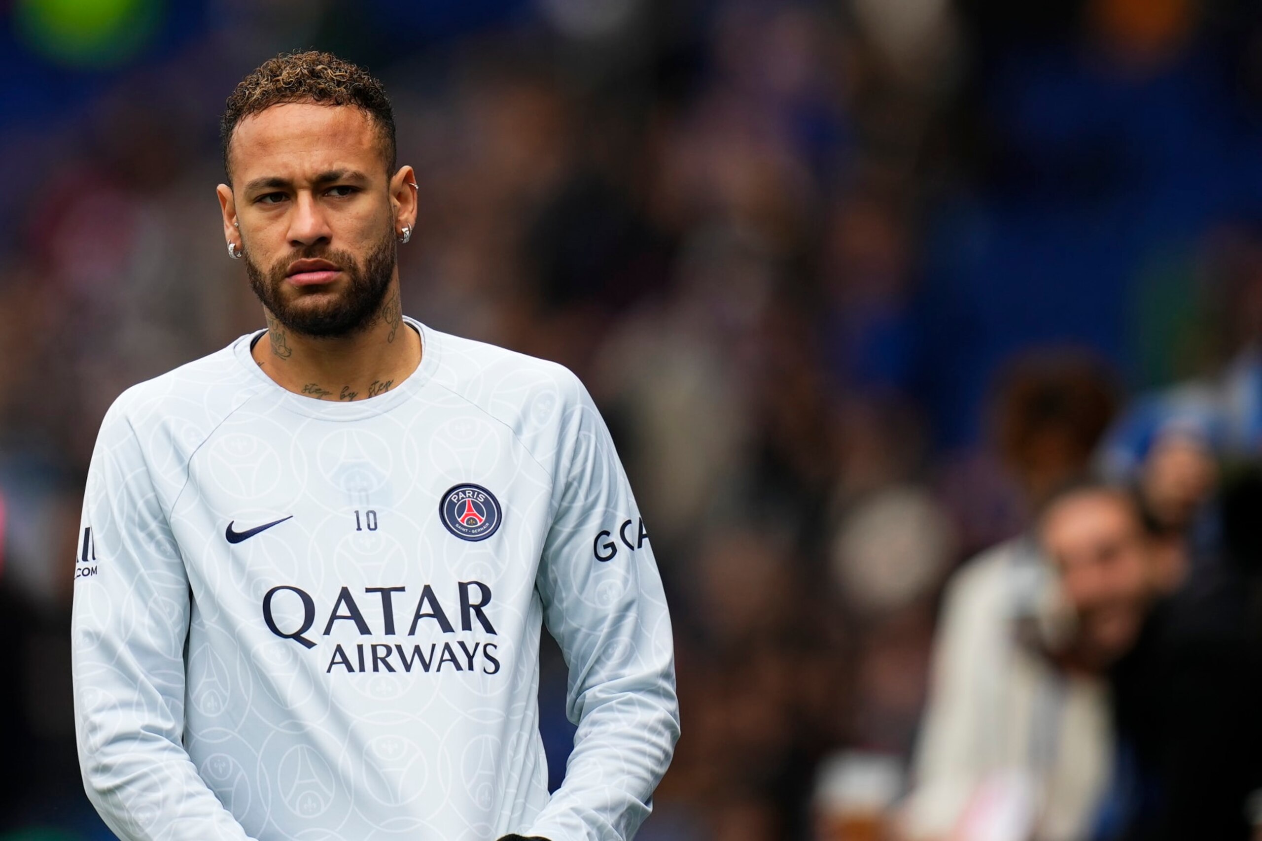 PARIS, FRANCE - FEBRUARY 19:  Neymar Jr during warm up prior to the French Ligue 1 match between Paris Saint-Germain (PSG) and LOSC Lille at Parc des Princes on February 19, 2023 in Paris, France. (Photo by Glenn Gervot/Icon Sportswire via Getty Images)