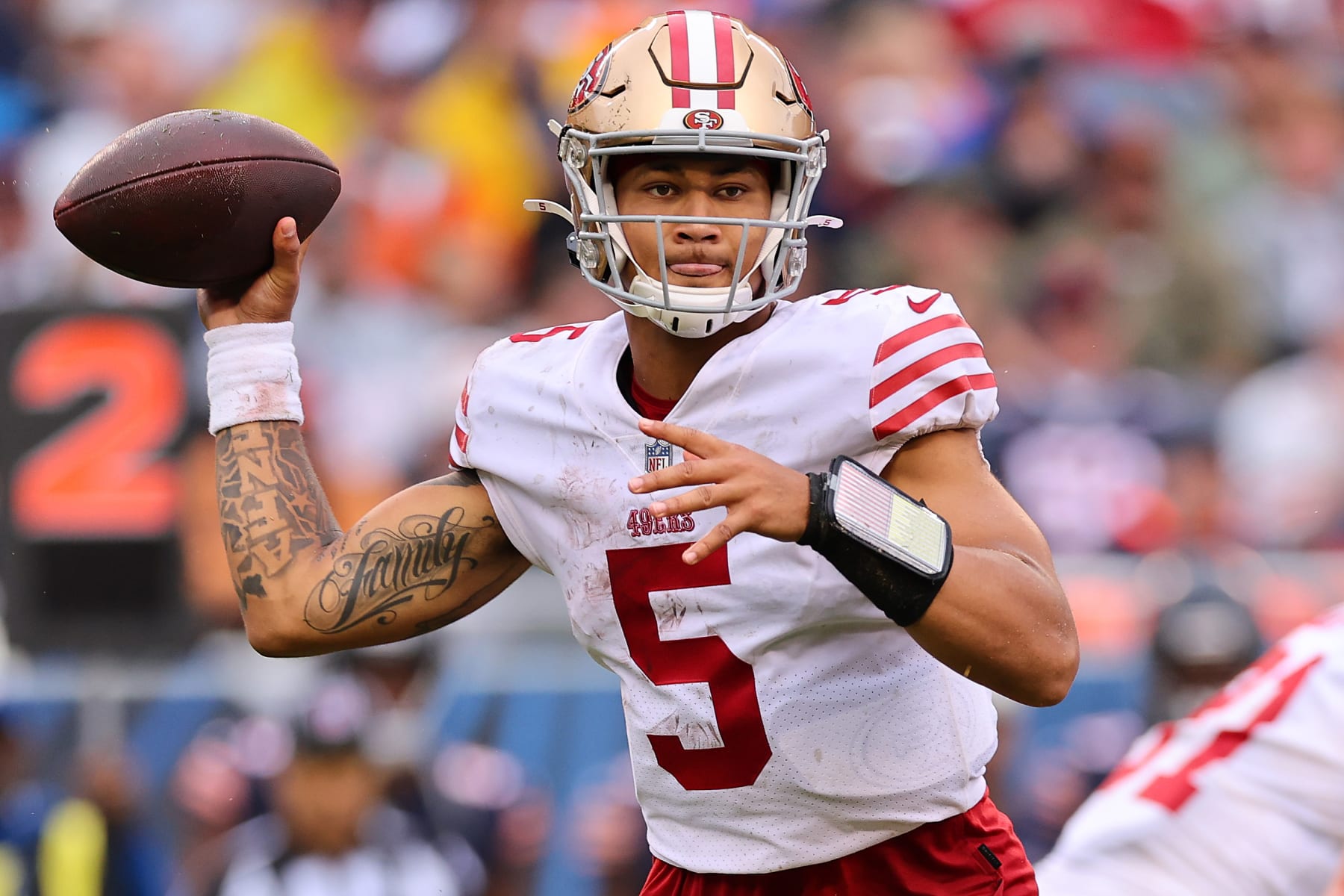 CHICAGO, ILLINOIS - SEPTEMBER 11: Trey Lance #5 of the San Francisco 49ers throws a pass against the Chicago Bears at Soldier Field on September 11, 2022 in Chicago, Illinois. (Photo by Michael Reaves/Getty Images)