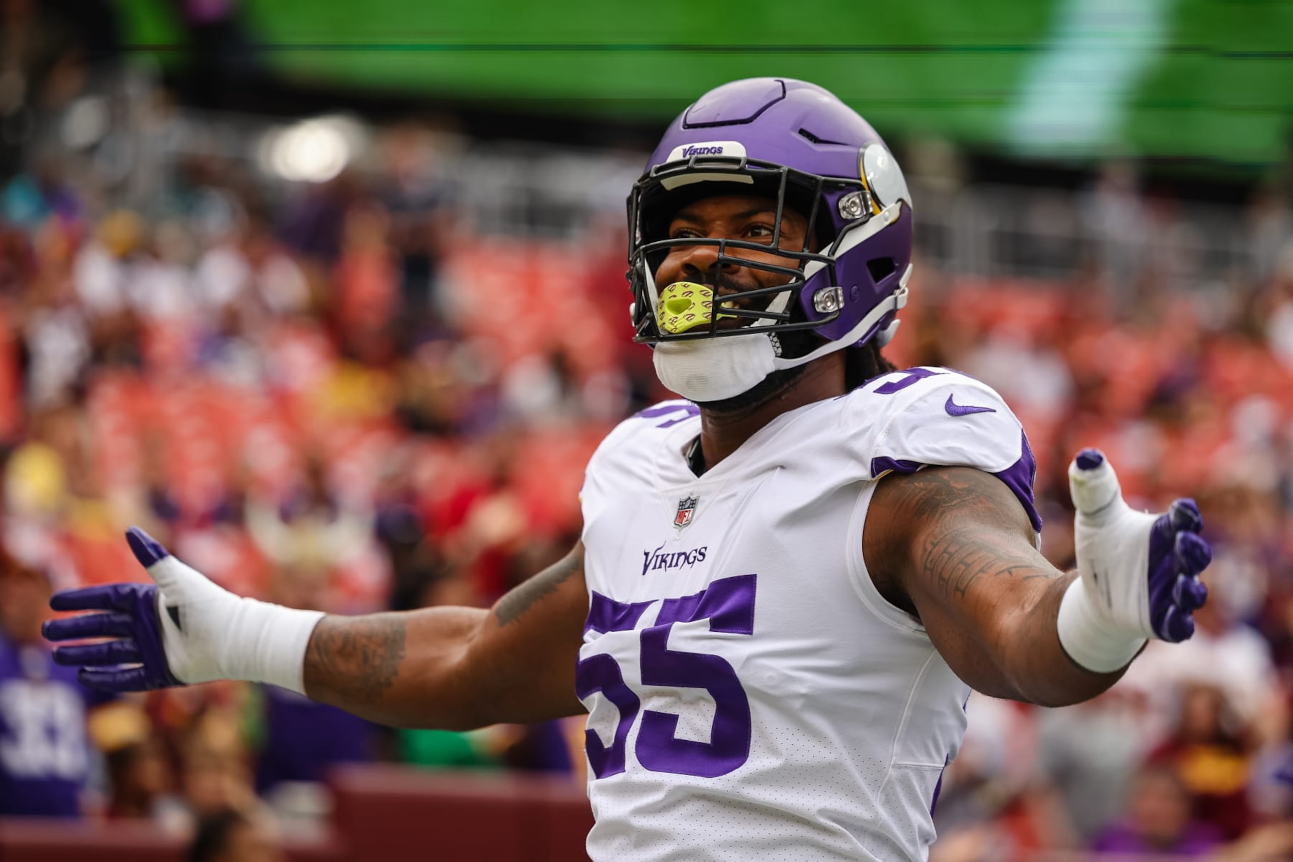 Vikings edge Za'Darius Smith Vikings edge Za'Darius Smith