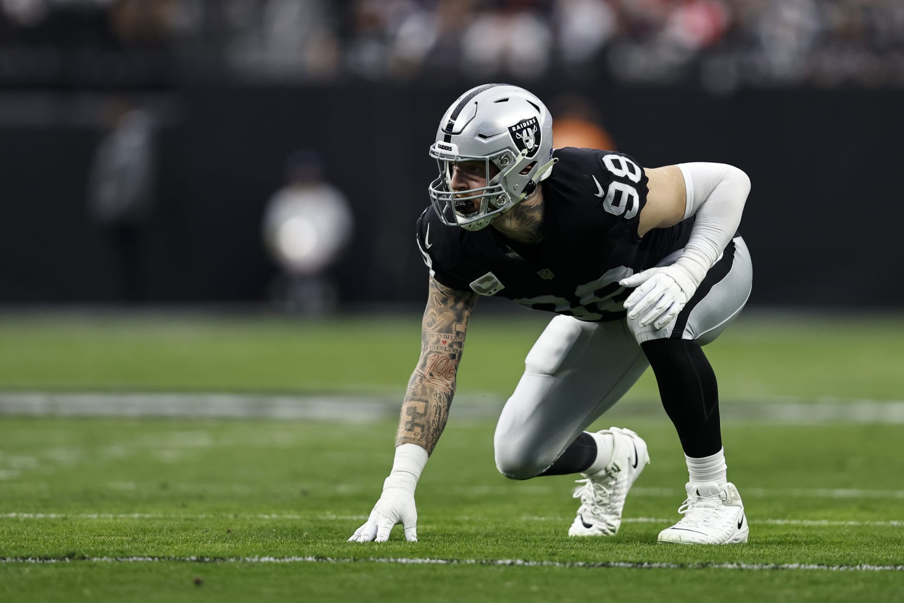 Raiders edge Maxx Crosby