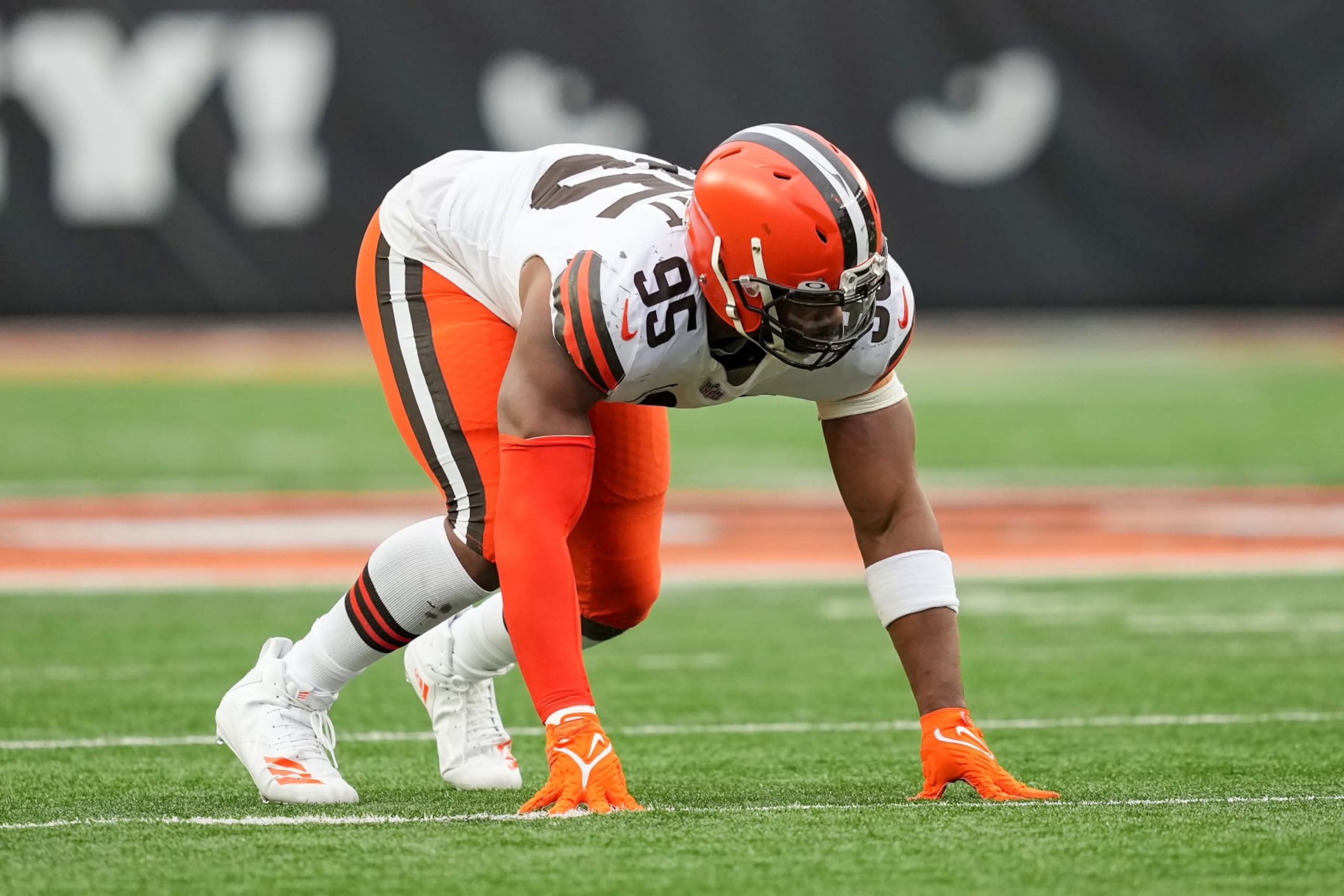 Browns edge Myles Garrett Browns edge Myles Garrett
