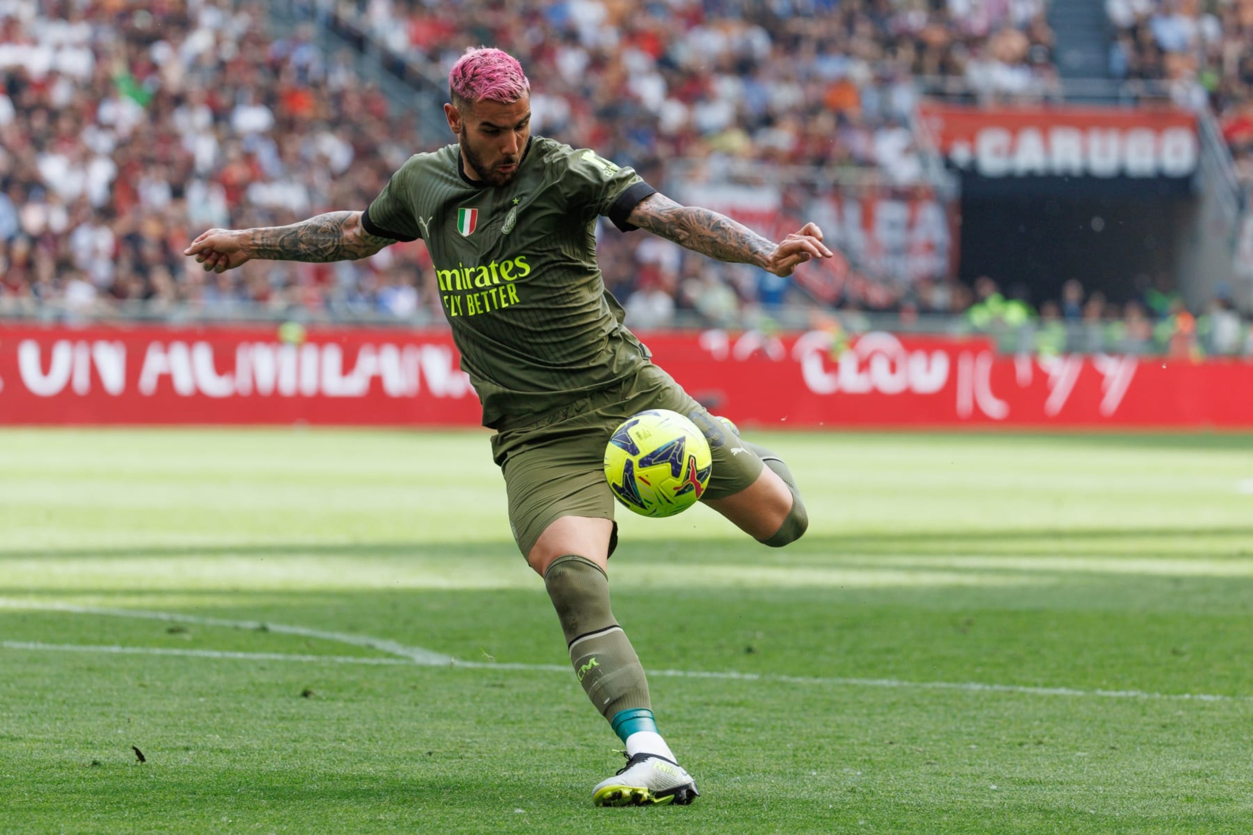 MILAN, ITALY - MAY 06: Theo Hernandez of AC Milan in action during the Serie A match between AC MIlan and SS Lazio at Stadio Giuseppe Meazza on May 06, 2023 in Milan, Italy. (Photo by Emmanuele Ciancaglini/Ciancaphoto Studio/Getty Images) MILAN, ITALY - MAY 06: Theo Hernandez of AC Milan in action during the Serie A match between AC MIlan and SS Lazio at Stadio Giuseppe Meazza on May 06, 2023 in Milan, Italy. (Photo by Emmanuele Ciancaglini/Ciancaphoto Studio/Getty Images)