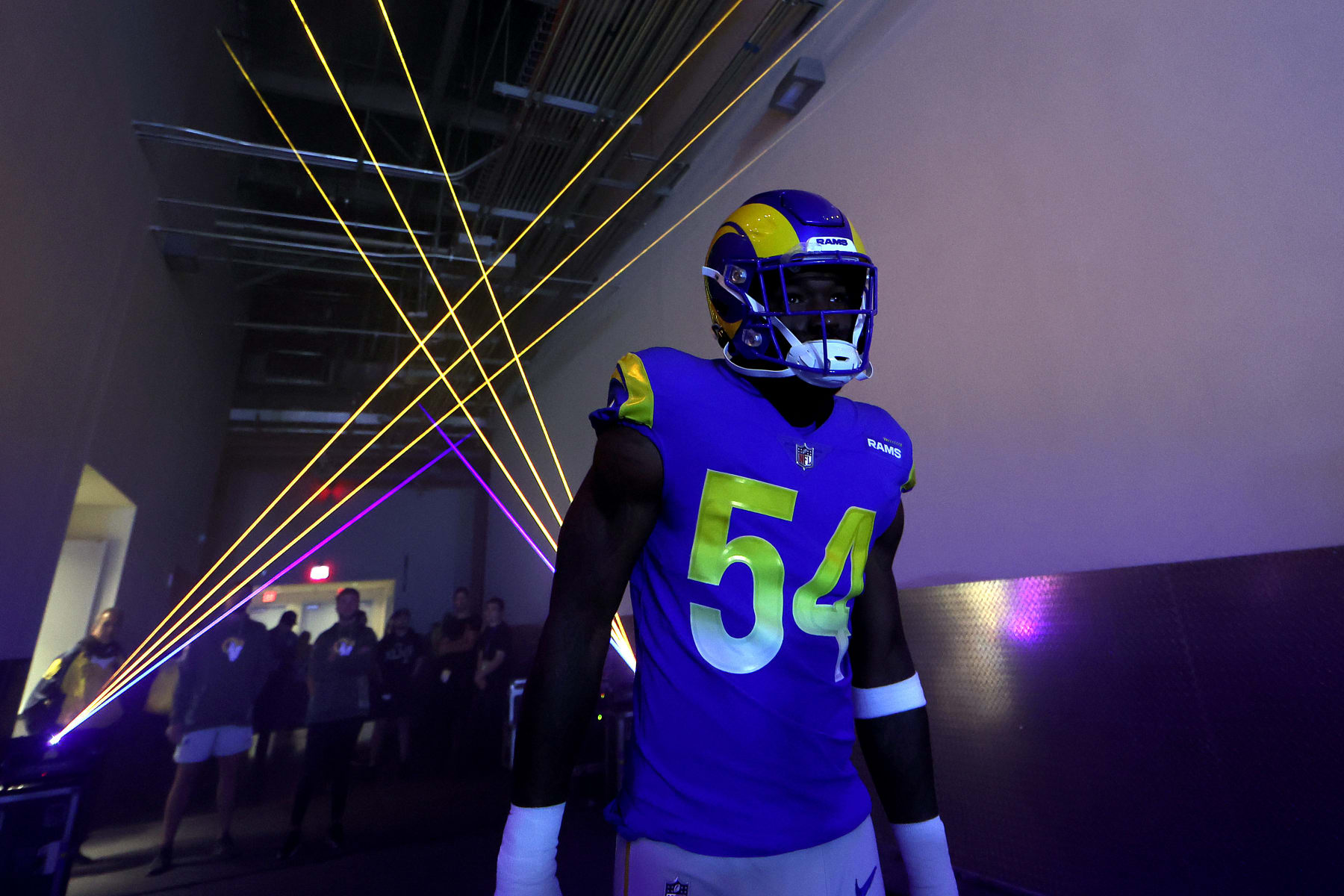 INGLEWOOD, CALIFORNIA - NOVEMBER 13: Leonard Floyd #54 of the Los Angeles Rams enters the stadium prior to a game against the Los Angeles Rams at SoFi Stadium on November 13, 2022 in Inglewood, California. (Photo by Sean M. Haffey/Getty Images)