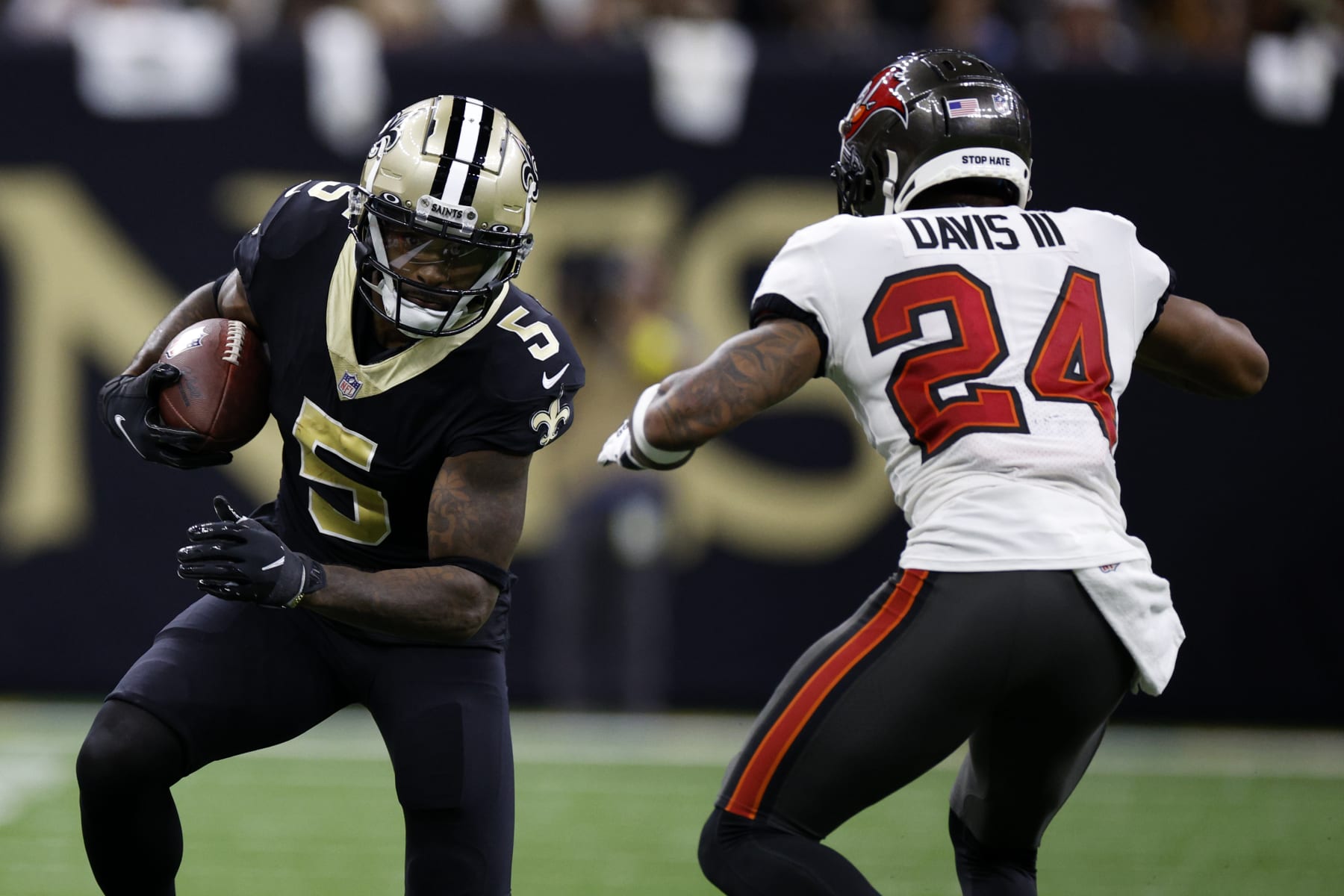 NEW ORLEANS, LOUISIANA - SEPTEMBER 18: Jarvis Landry #5 of the New Orleans Saints in action against the Tampa Bay Buccaneers at Caesars Superdome on September 18, 2022 in New Orleans, Louisiana. (Photo by Chris Graythen/Getty Images)