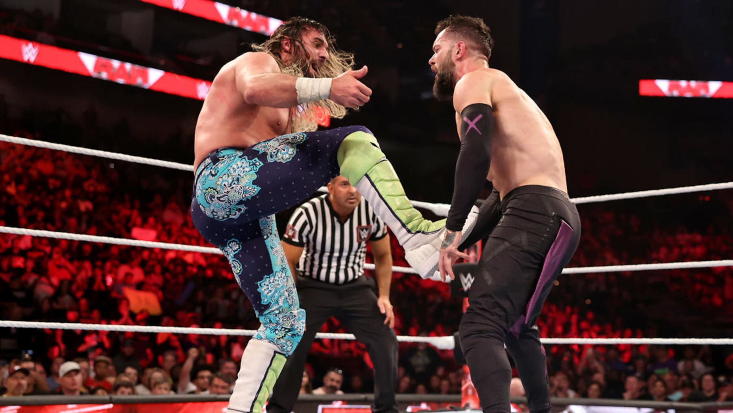 Seth "Freakin" Rollins had an unforgettable match in the main event against Finn Bálor, punching his ticket to the final of the World Heavyweight Championship tournament.