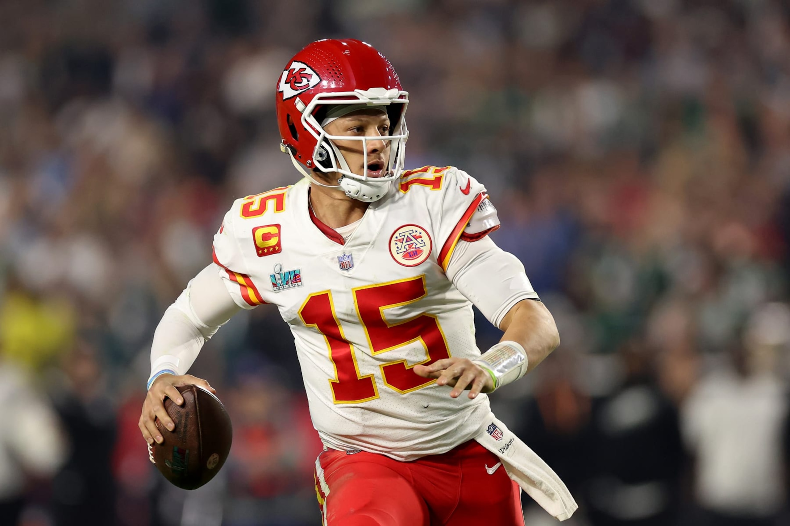 GLENDALE, ARIZONA - FEBRUARY 12: Patrick Mahomes #15 of the Kansas City Chiefs looks to pass against the Philadelphia Eagles during the third quarter in Super Bowl LVII at State Farm Stadium on February 12, 2023 in Glendale, Arizona. (Photo by Christian Petersen/Getty Images)