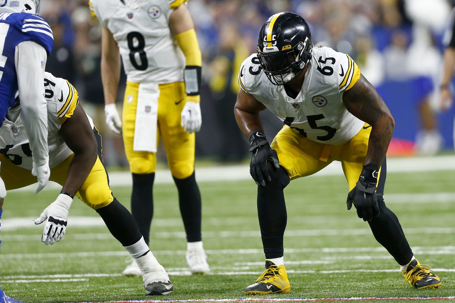 INDIANAPOLIS, IN - NOVEMBER 28: Pittsburgh Steelers offensive tackle Dan Moore Jr. (65) during an NFL game between the Pittsburg Steelers and the Indianapolis Colts on November 28, 2022 at Lucas Oil Stadium in Indianapolis, IN.  (Photo by Jeffrey Brown/Icon Sportswire via Getty Images)