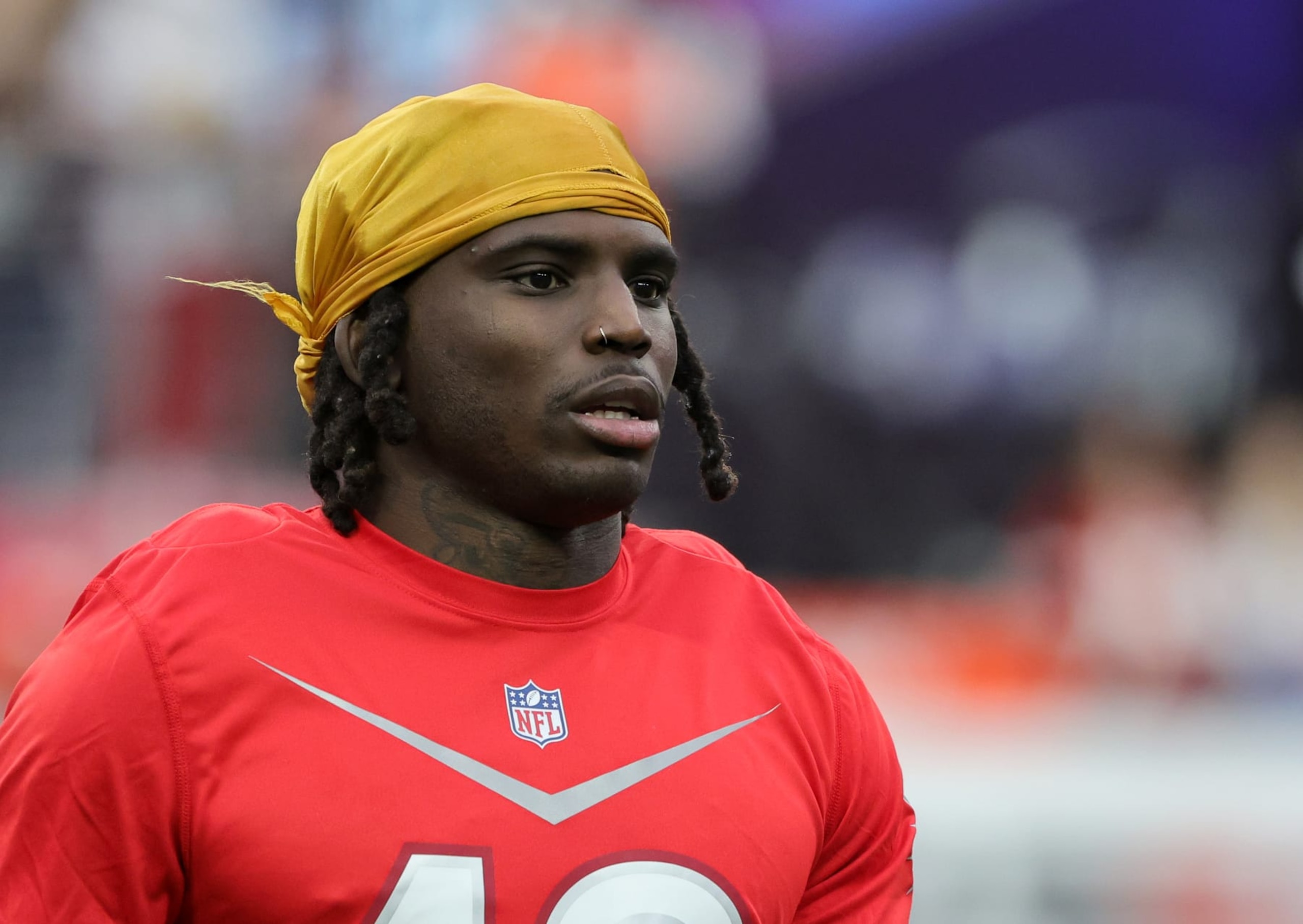 LAS VEGAS, NEVADA - FEBRUARY 05: Tyreek Hill #10 of the Miami Dolphins and AFC warms up before the 2023 NFL Pro Bowl Games at Allegiant Stadium on February 05, 2023 in Las Vegas, Nevada. (Photo by Ethan Miller/Getty Images)