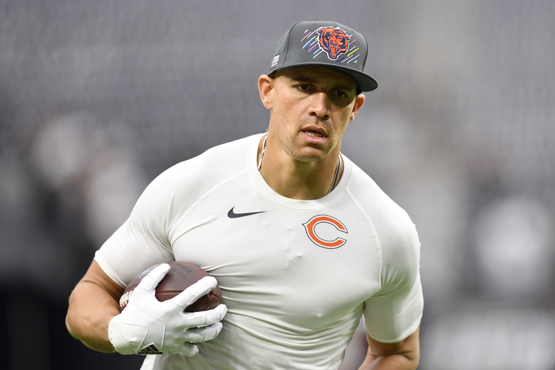 LAS VEGAS, NEVADA - OCTOBER 10:  Tight end Jimmy Graham #80 of the Chicago Bears warms up before a game against the Las Vegas Raiders at Allegiant Stadium on October 10, 2021 in Las Vegas, Nevada. The Bears defeated the Raiders 20-9. (Photo by Chris Unger/Getty Images)