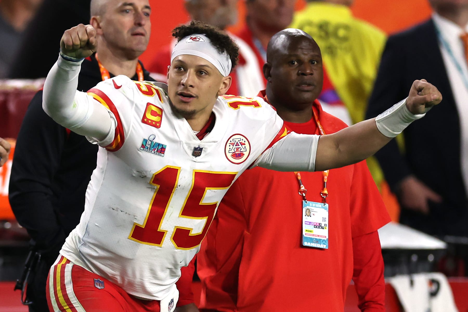 GLENDALE, ARIZONA - FEBRUARY 12: Patrick Mahomes #15 of the Kansas City Chiefs celebrates after defeating the Philadelphia Eagles 38-35 to win Super Bowl LVII at State Farm Stadium on February 12, 2023 in Glendale, Arizona. (Photo by Ezra Shaw/Getty Images)